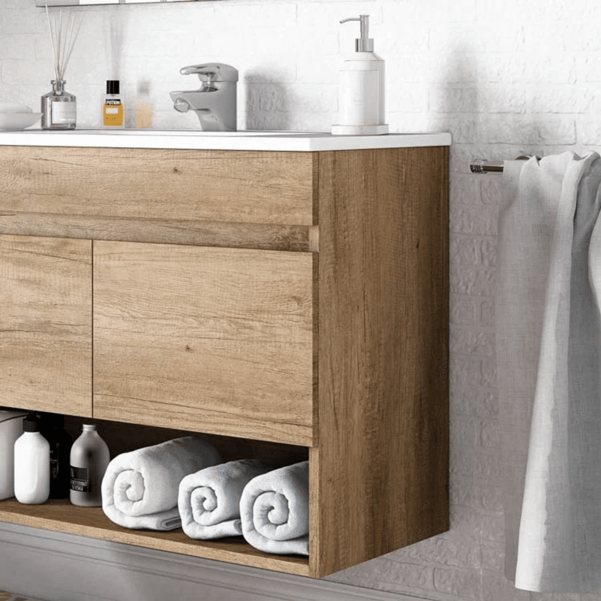 Mobile da bagno sospeso "Bali" 2 ante con specchio in legno rovere Nordik - MondoViro
