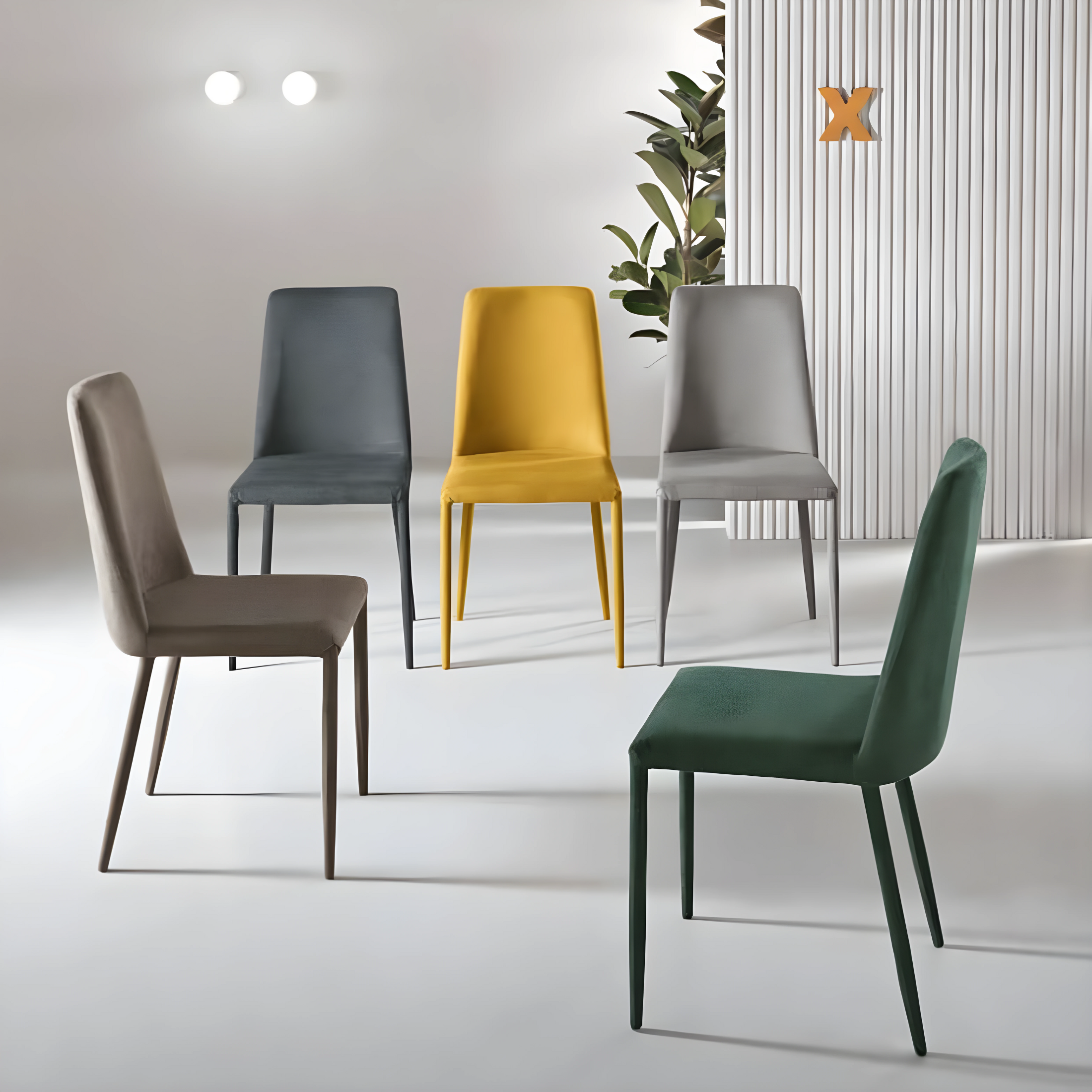 Set di sedie in tessuto imbottite "Astrin" con gambe rivestite e piedini cm 47x56 h93