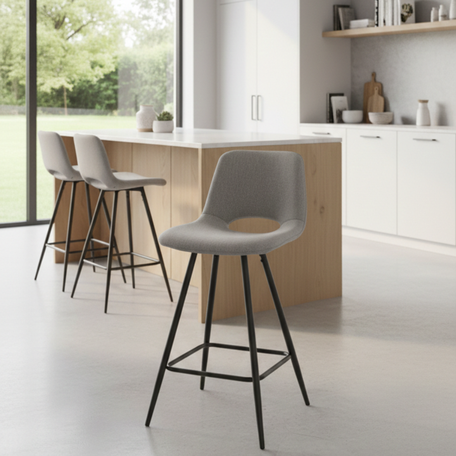 Set di sgabelli "Echo" in tessuto con struttura in metallo verniciato cm 50x45 91h