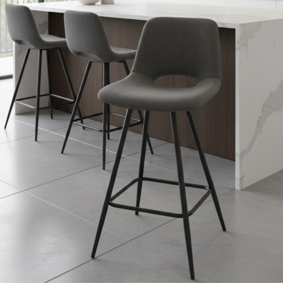 Set di sgabelli "Echo" in tessuto con struttura in metallo verniciato cm 50x45 91h