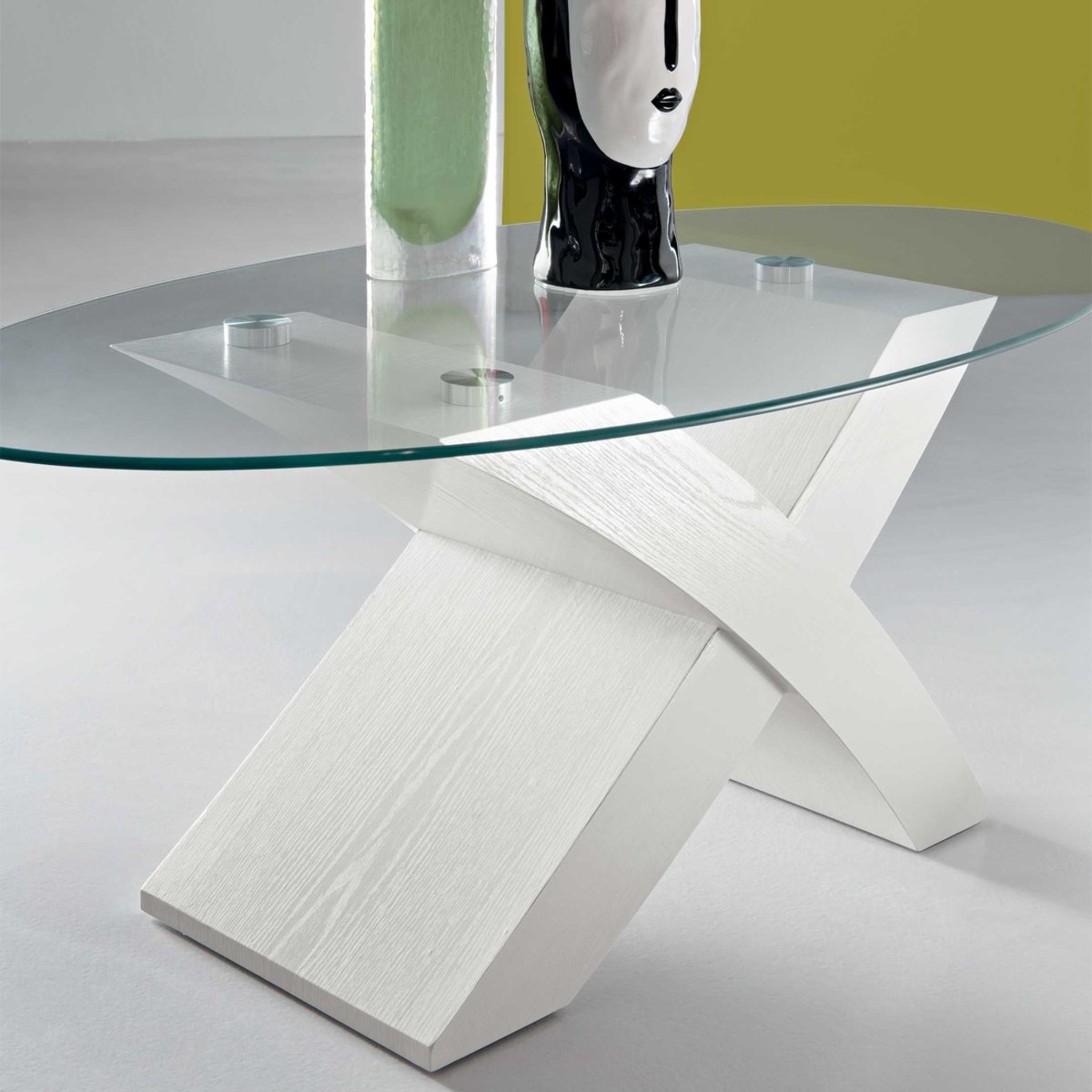 Tavolino in vetro ovale "Jeda" con base in legno cm 110x59 45h - MondoViro