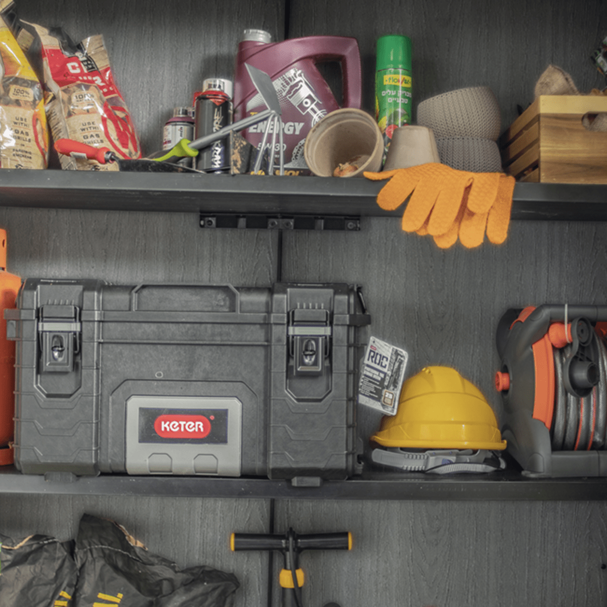 Porta attrezzi "Gnomo" da esterno grigio effetto legno spazioso e resistente cm 140x73,6 170,4h - MondoViro