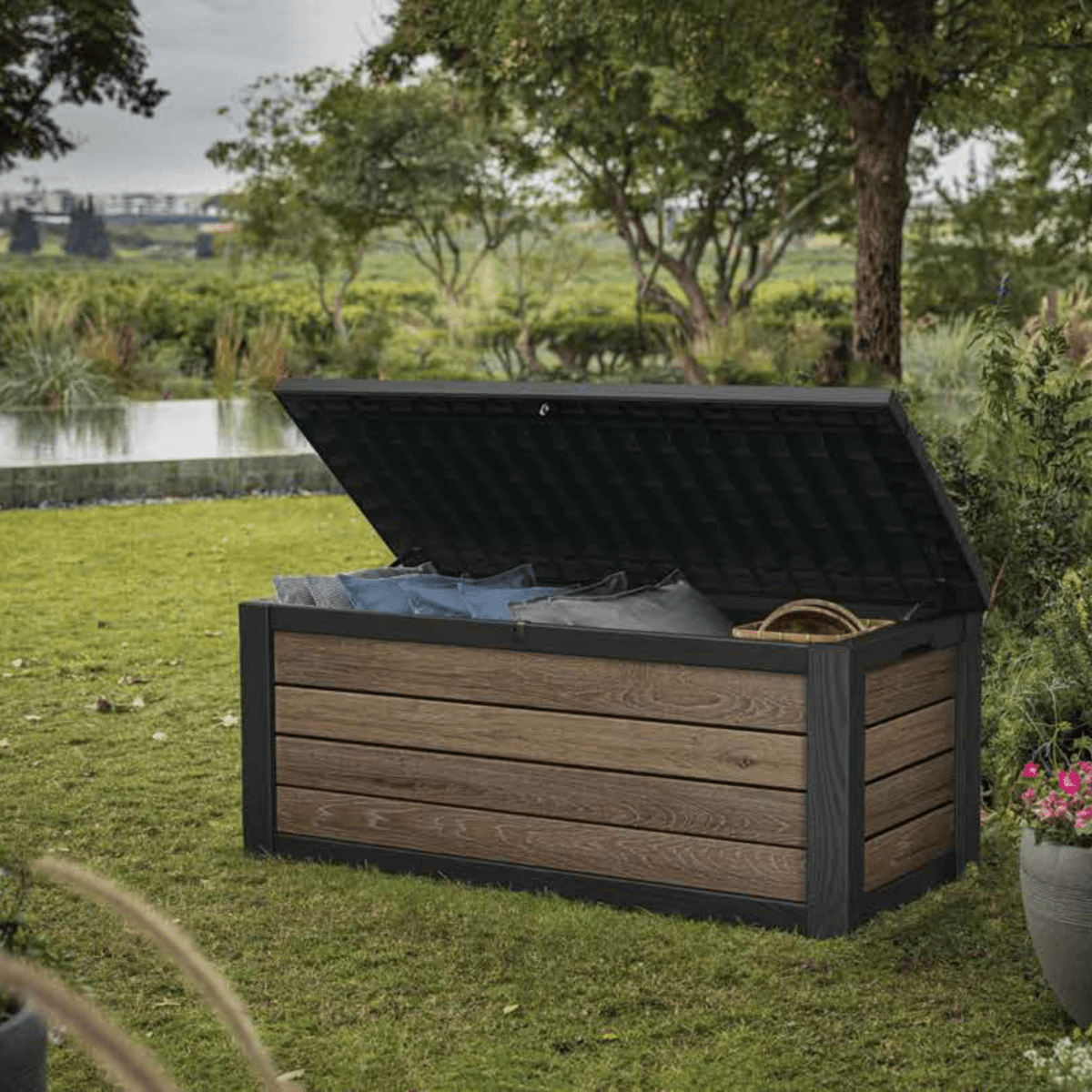 Baule da giardino "Betù" marrone frassino resistente cm 151,7x72,5 70h - MondoViro