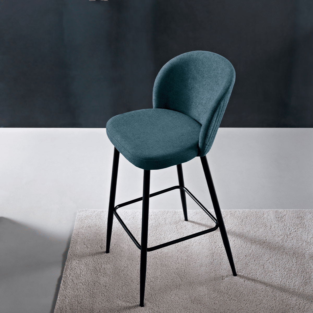 Set di sgabelli alti moderni "Lizzy" in tessuto imbottite cm 48x53 93h - MondoViro