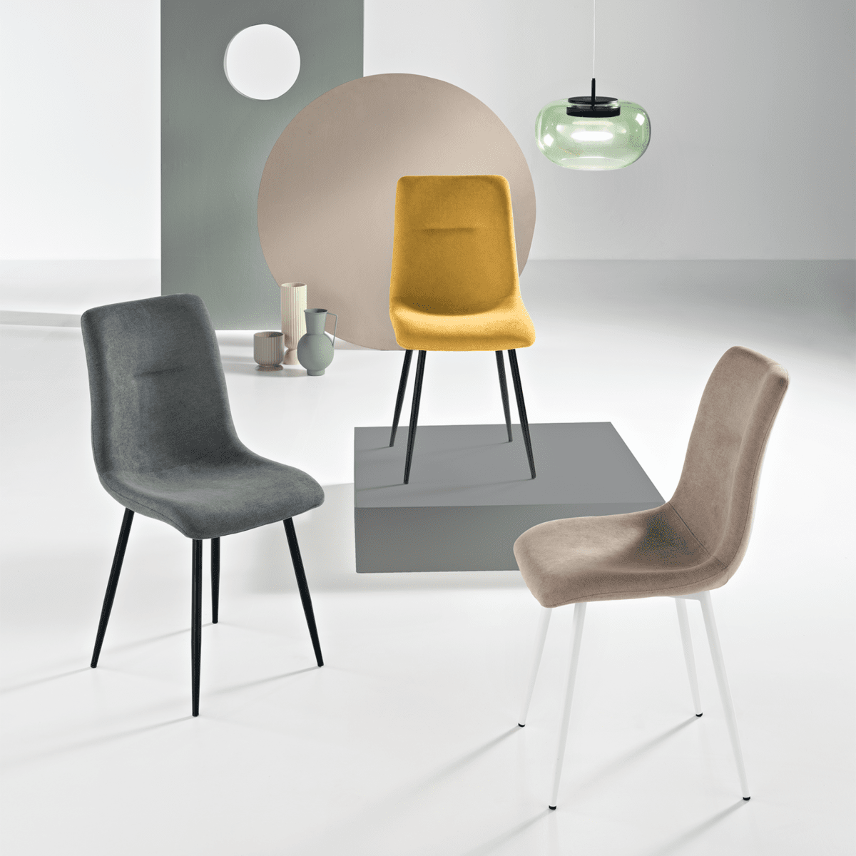 Set di sedie moderne in tessuto "Nymara" imbottite cm 45x59 90h - MondoViro