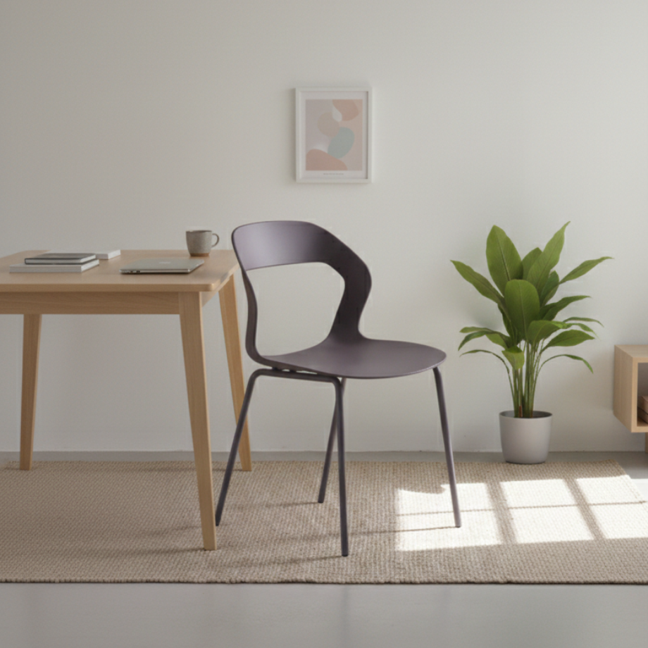 Set di sedie impilabili "Prisma" in polipropilene cm 54x51 87h