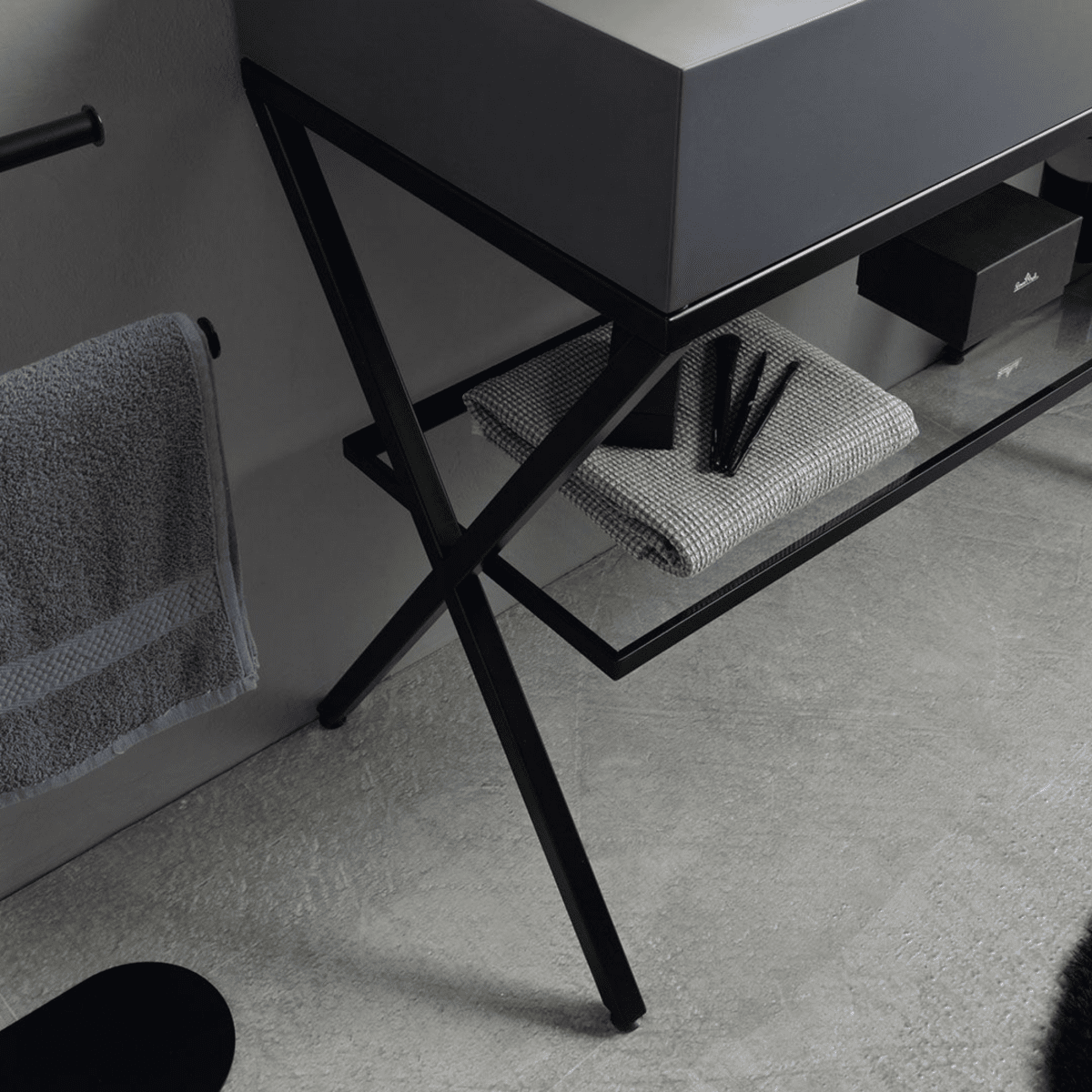 Mobile bagno a terra "Petra" moderno con specchio, lavabo e mensola in vetro 100 cm - MondoViro