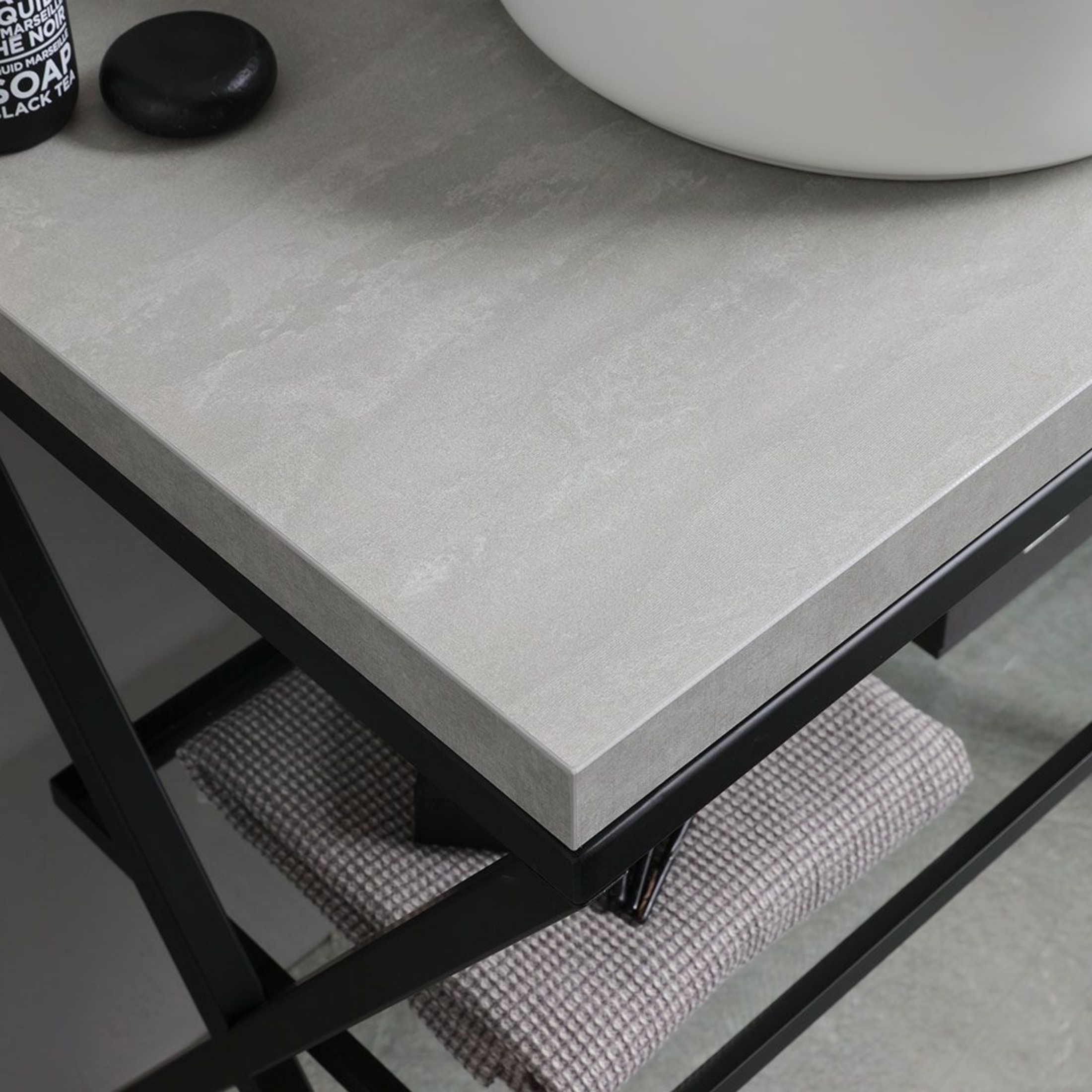 Mobile da bagno color cemento "PowerUp" 80 cm con cavalletto in metallo e lavabo in ceramica rotondo