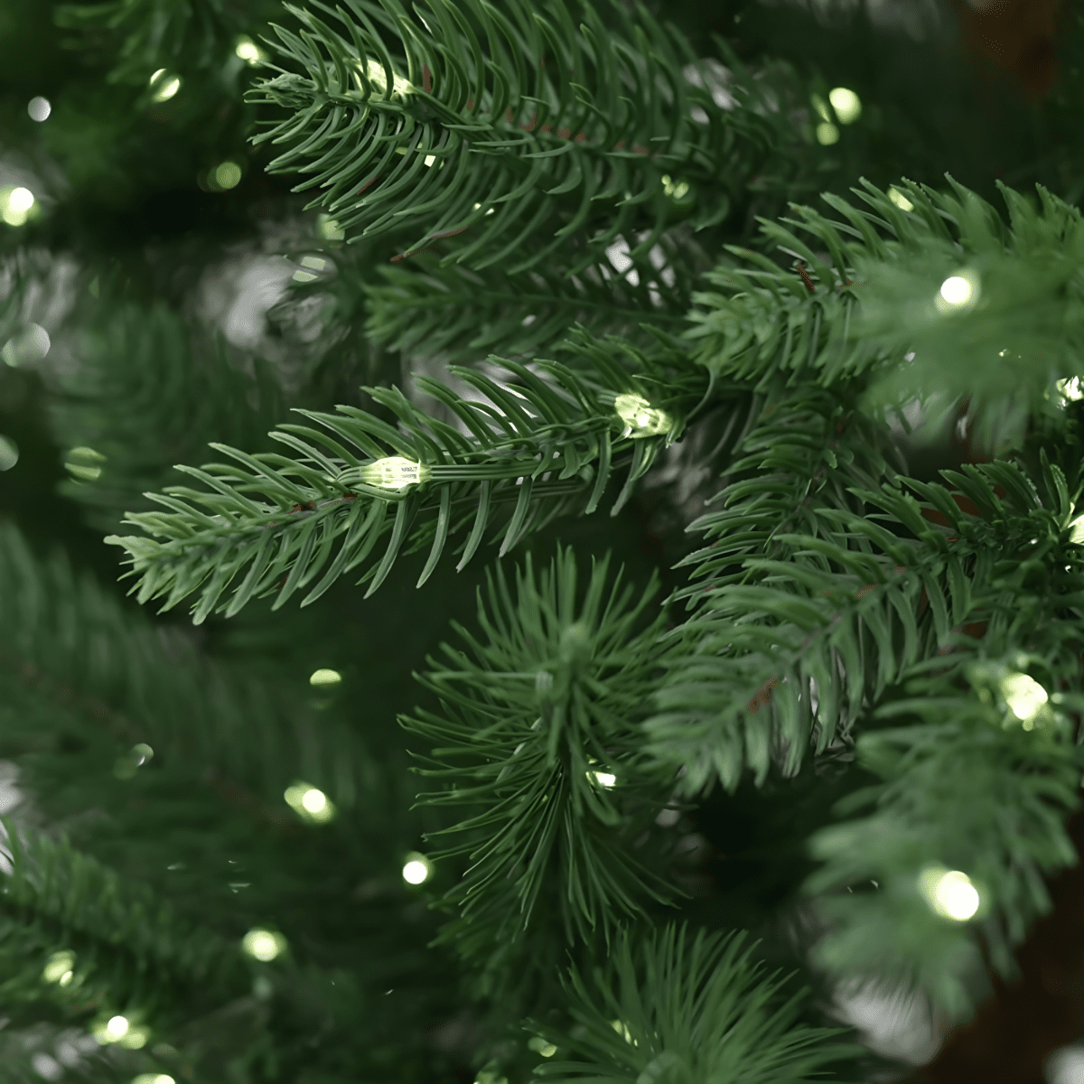Albero di Natale "Power" con micro led incorporati 100 % PE effetto real touch - MondoViro