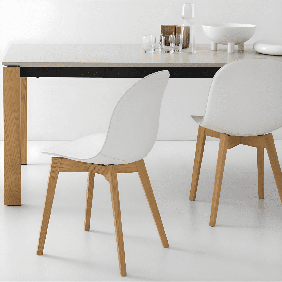 Set sedie moderne da soggiorno "Academy" con gambe in legno massello cm 44,5x51 84h - MondoViro