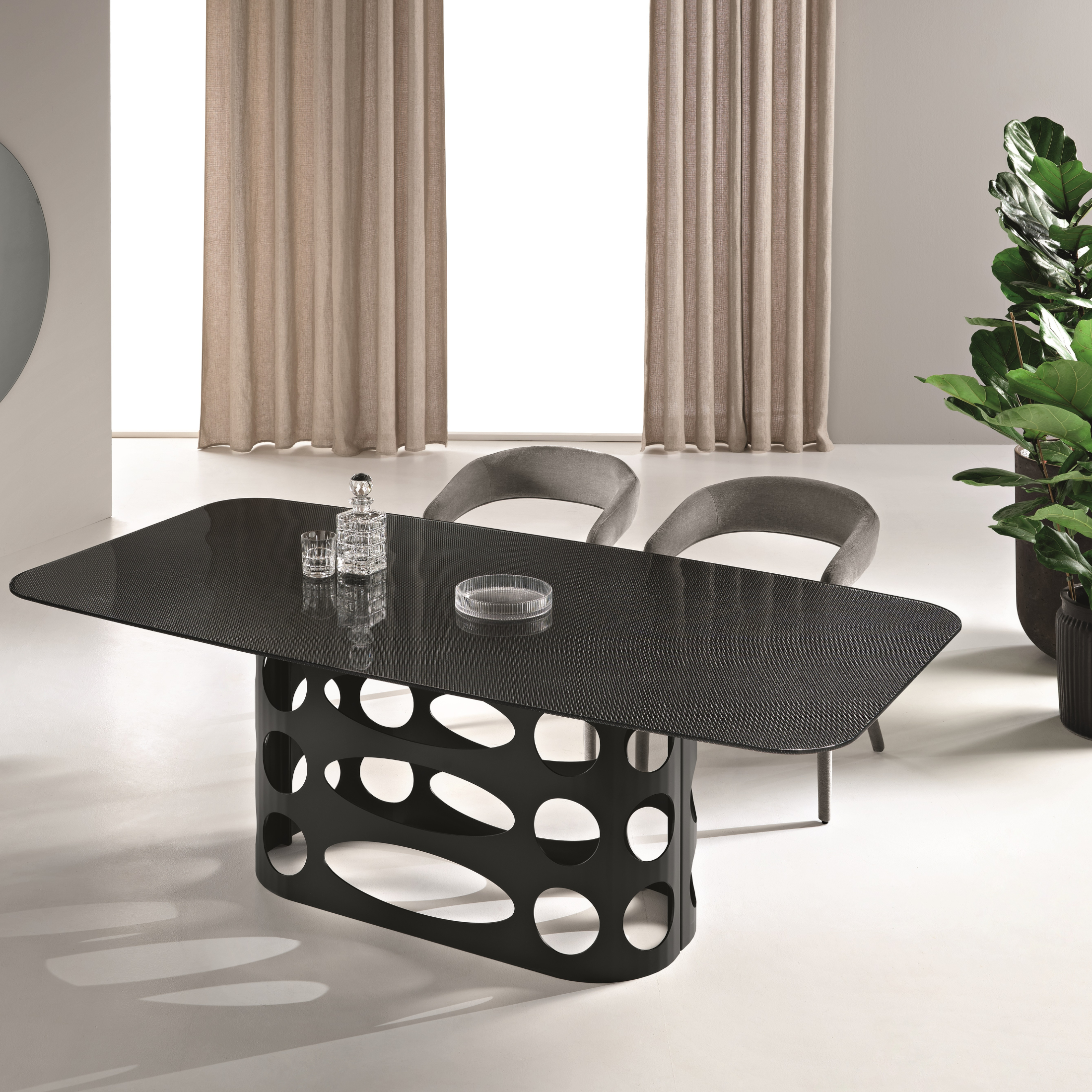 Tavolo moderno fisso "Clover" top in vetro retinato e base in metallo verniciato cm 210x110 75h