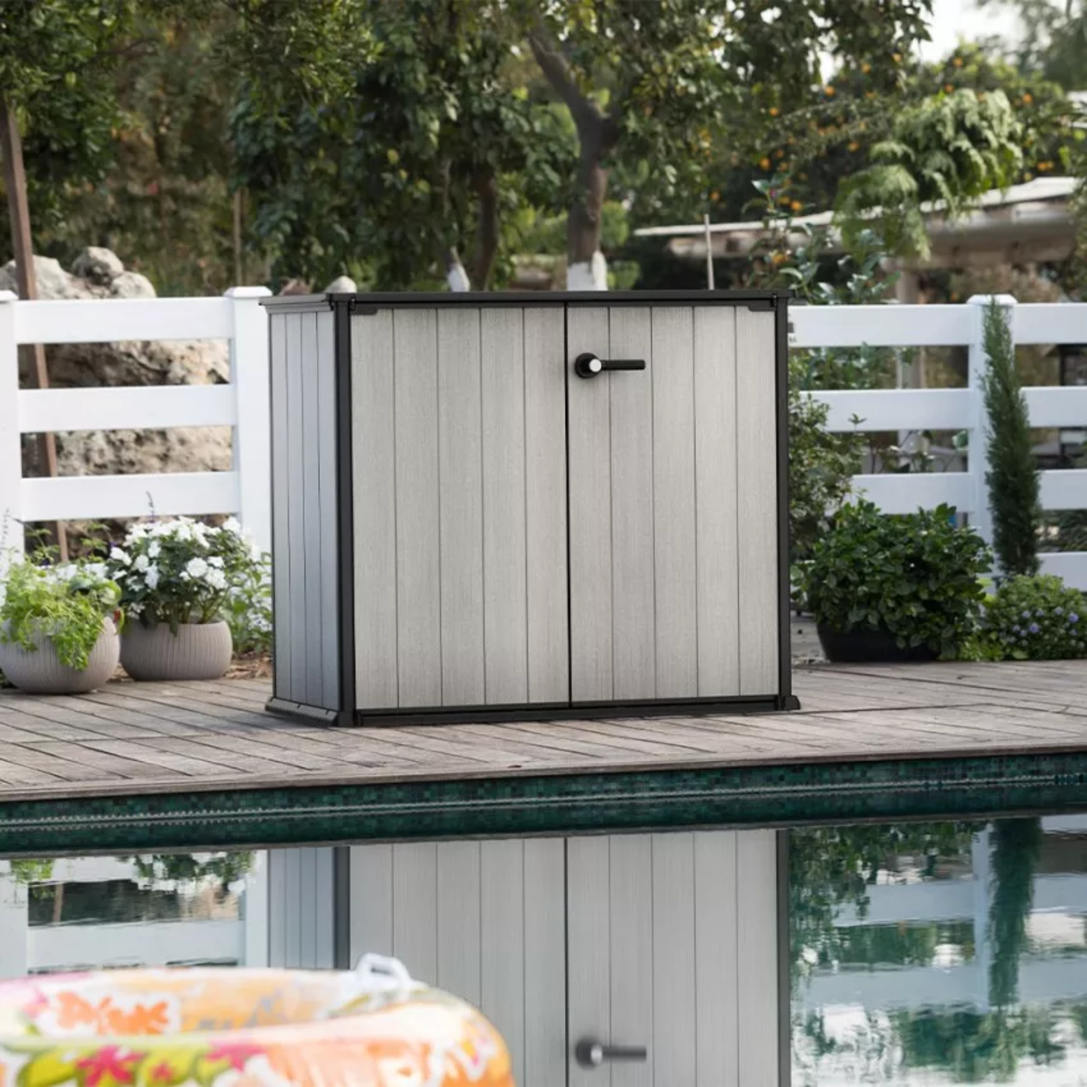 Baule porta attrezzi "Patio" in resina verniciabile capiente cm 139,5x77 120h