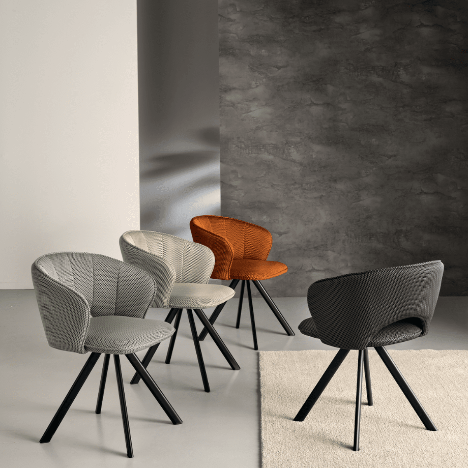 Set di sedie imbottite "Zeta" in tessuto con struttura in metallo cm 61x58 78h - MondoViro