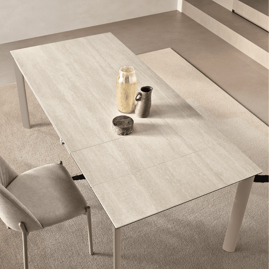 Tavolo allungabile "Strato" con piano in grès porcellanato effetto marmo - MondoViro