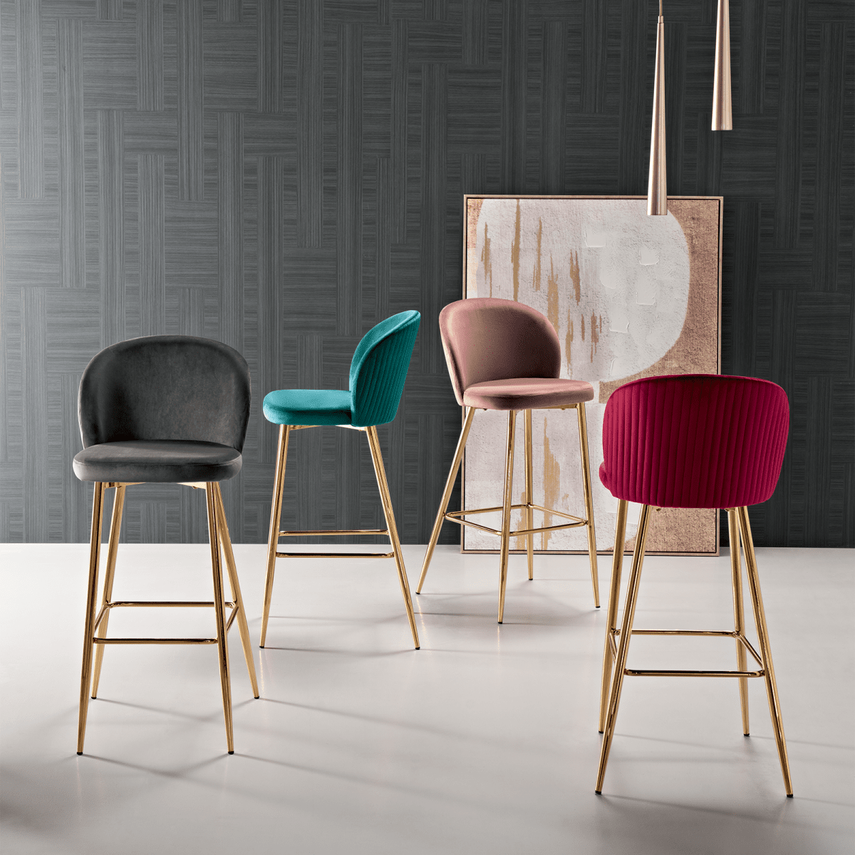 Set di sgabelli in velluto "Jenny" con struttura in metallo dorato cm 48x53 93h - MondoViro