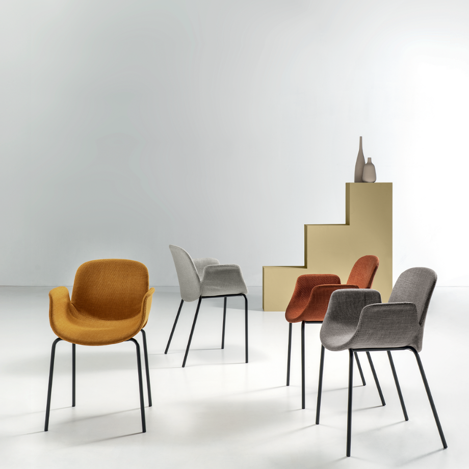 Set di sedie in tessuto imbottite "Verona" con braccioli cm 54x51 87h