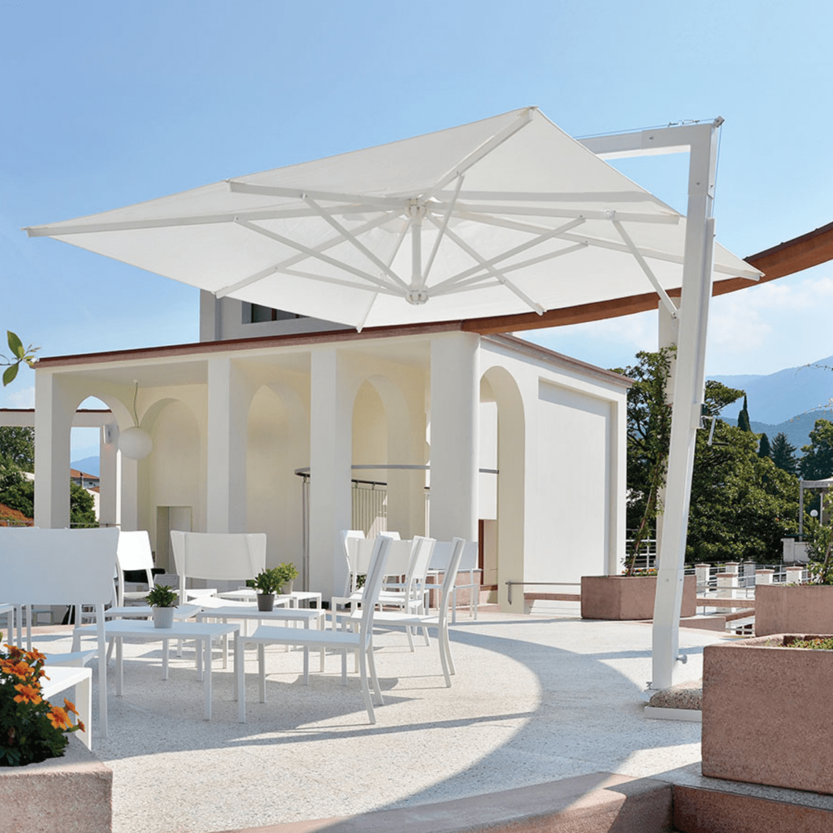 Ombrellone moderno "Deluxe Classic" fisso e palo laterale girevole - MondoViro