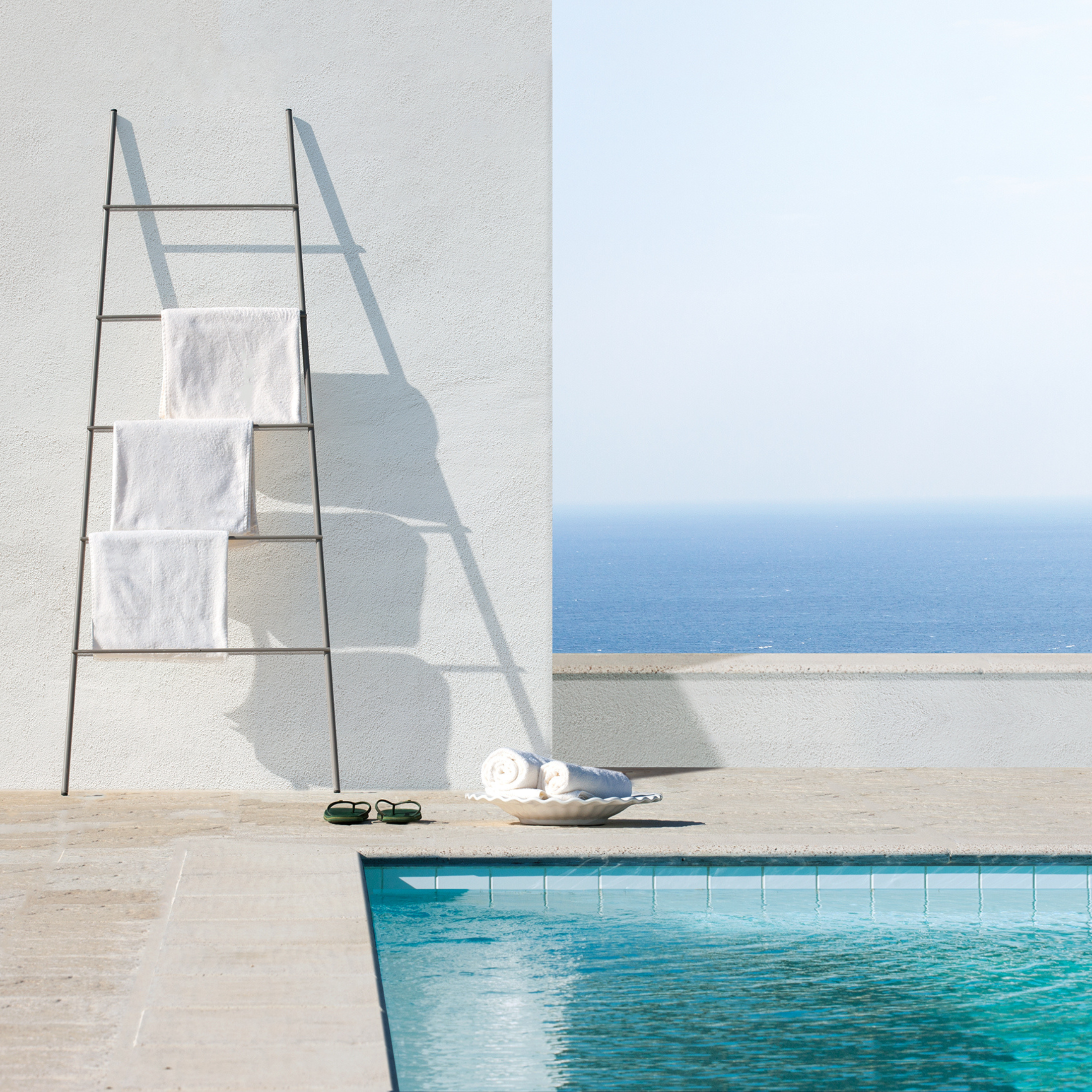 Scala porta asciugamani "Daisy" supporto in metallo da giardino cm 74x2 190h