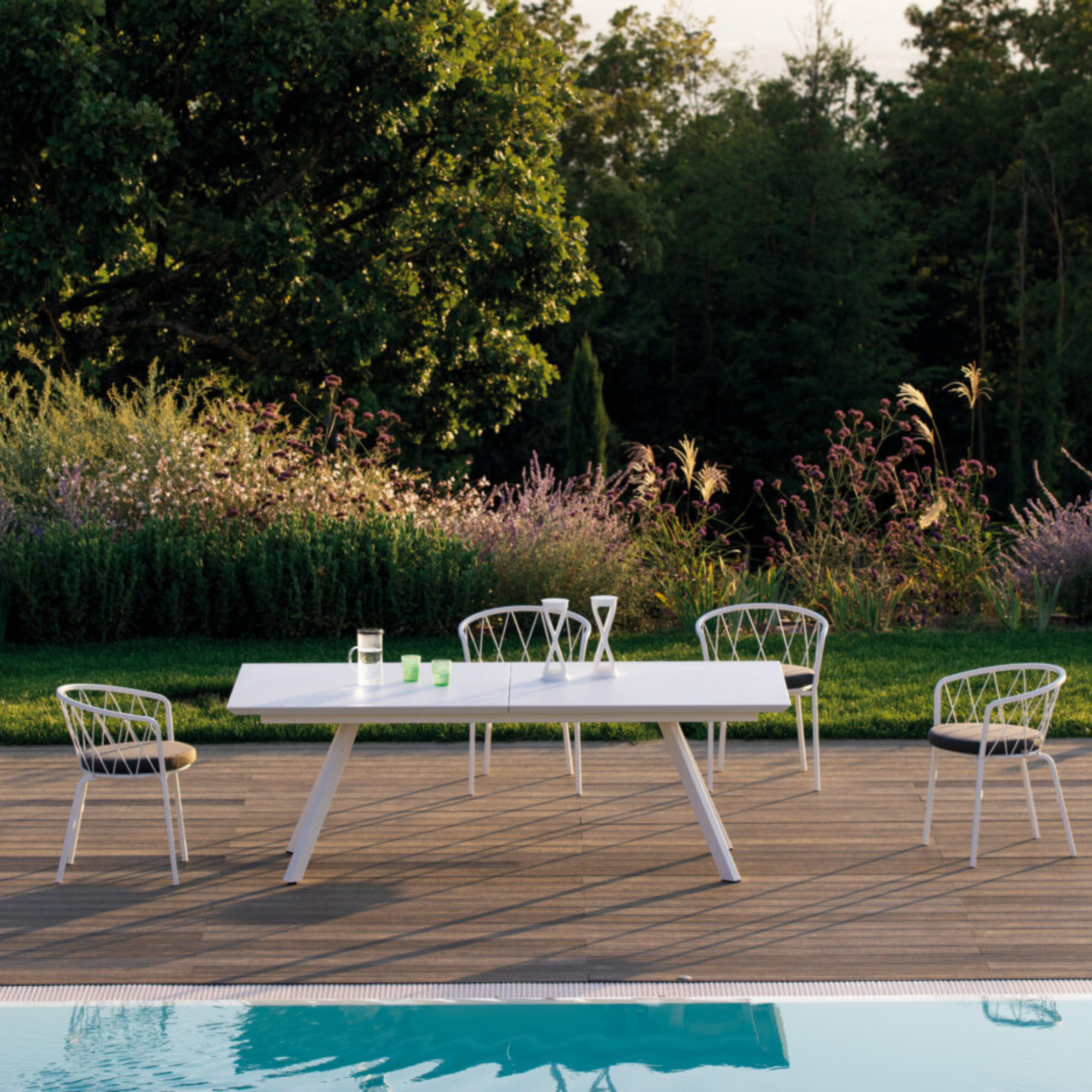 Tavolo fisso in metallo verniciato "Daisy8" da giardino moderno cm 185x90 75h