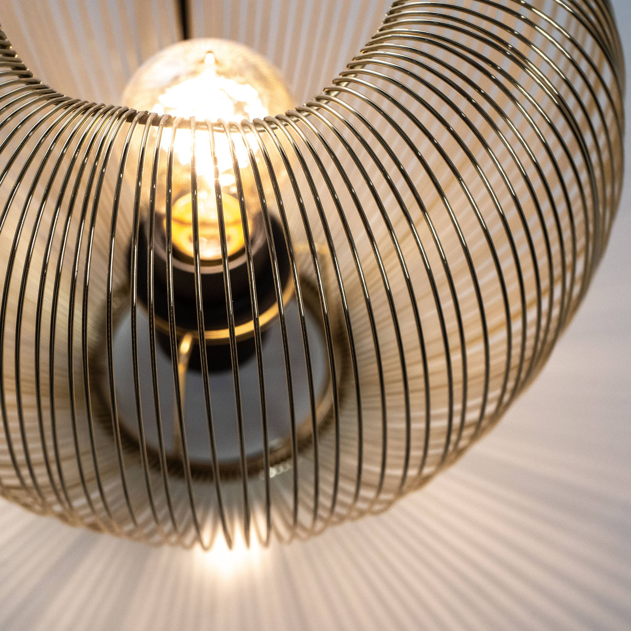 Lampada con paralume in metallo "Sirio" sospesa e da tavolo