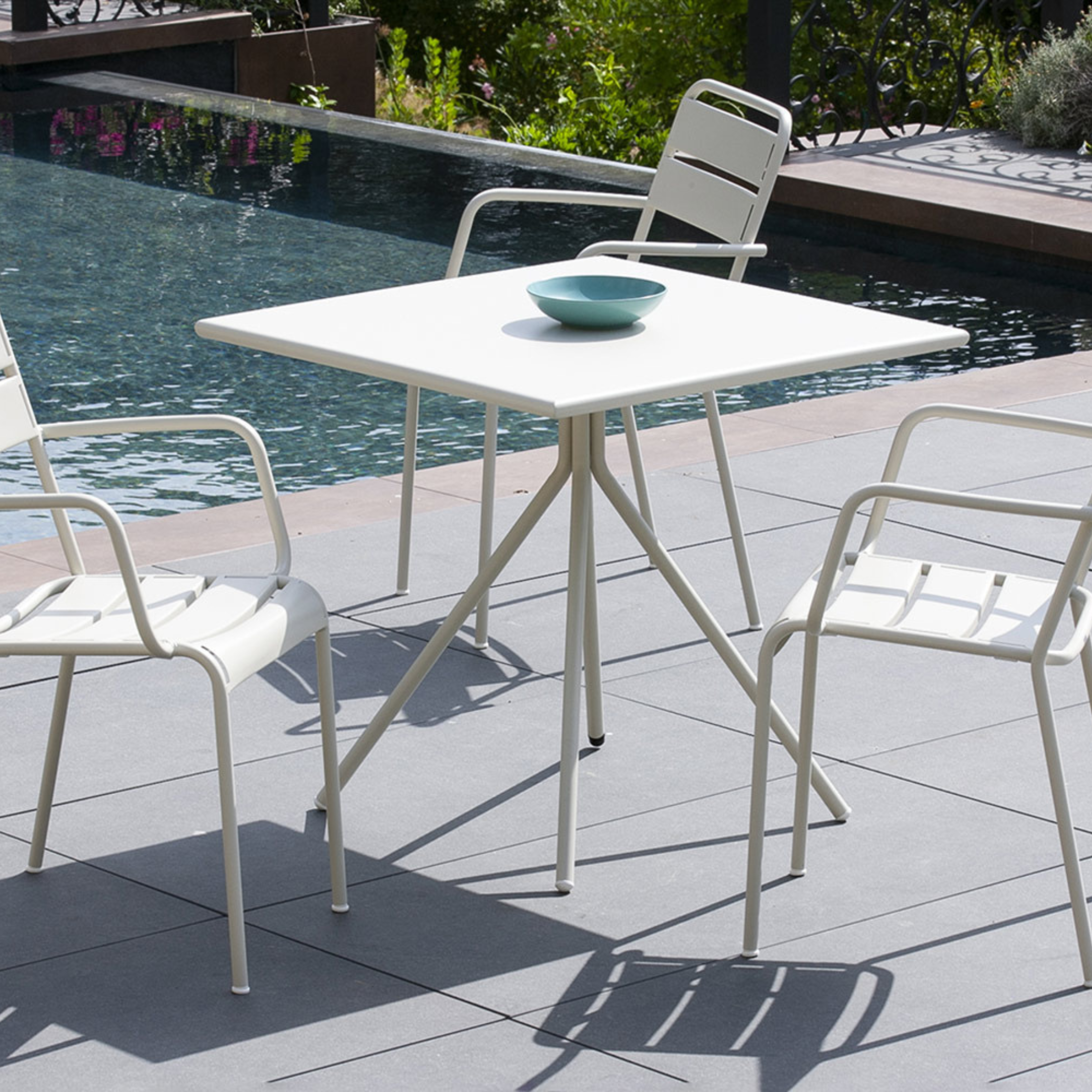 Tavolo quadrato in metallo zincato "Twist19" da bar e giardino h 75 cm