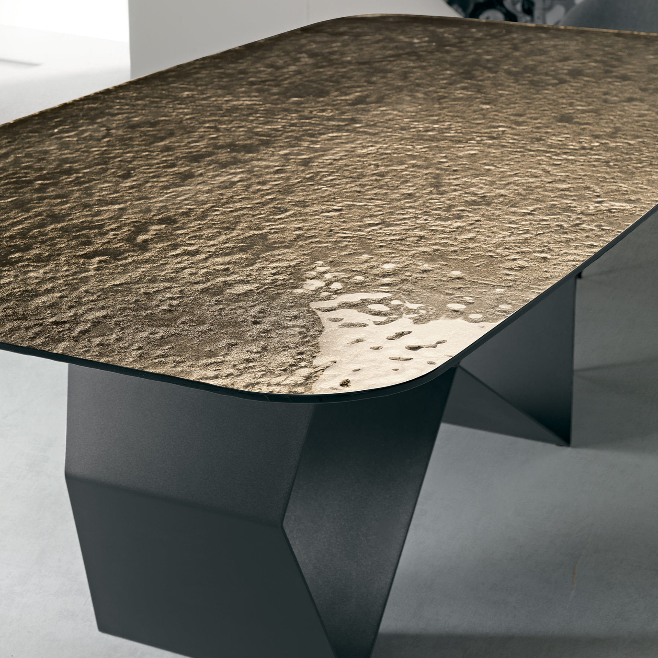 Tavolo fisso moderno "Karlito" con base in metallo verniciato cm 210x110 75h