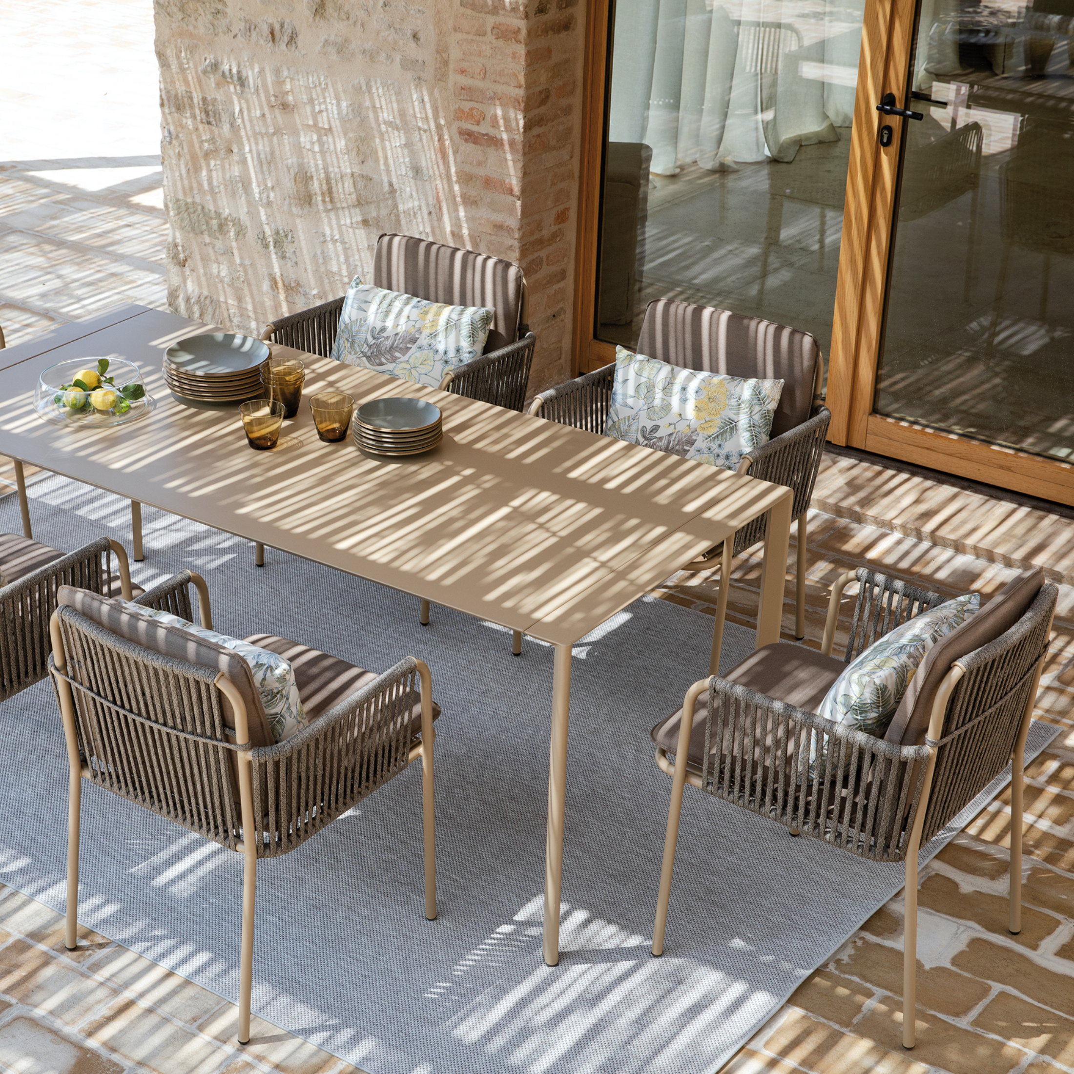 Set di 2 sedie lounge con cuscino e schienale in corda "Key West" impilabili