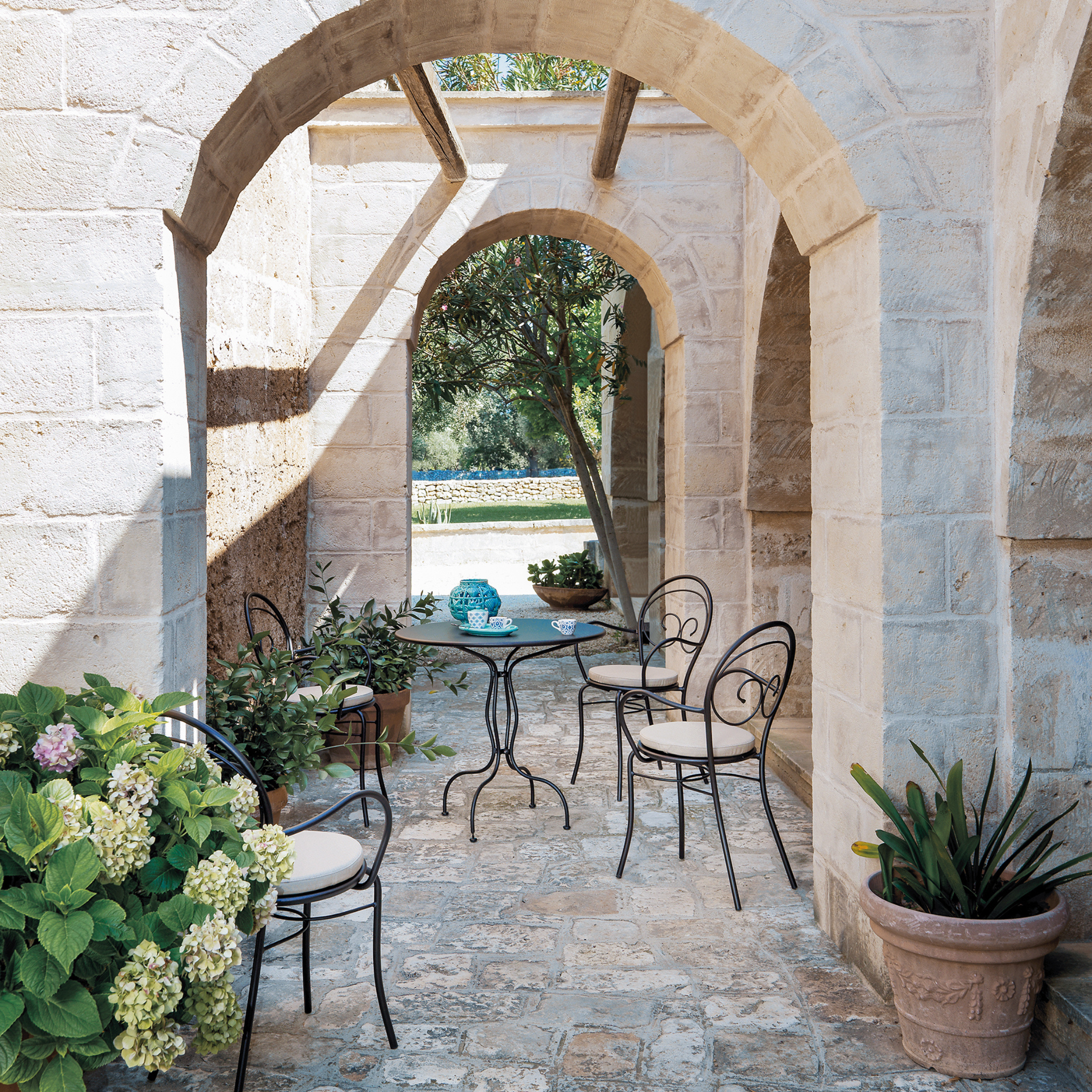 Tavolo tondo in metallo zincato "Rondò" da bar e giardino smontabile cm 60x60 75h