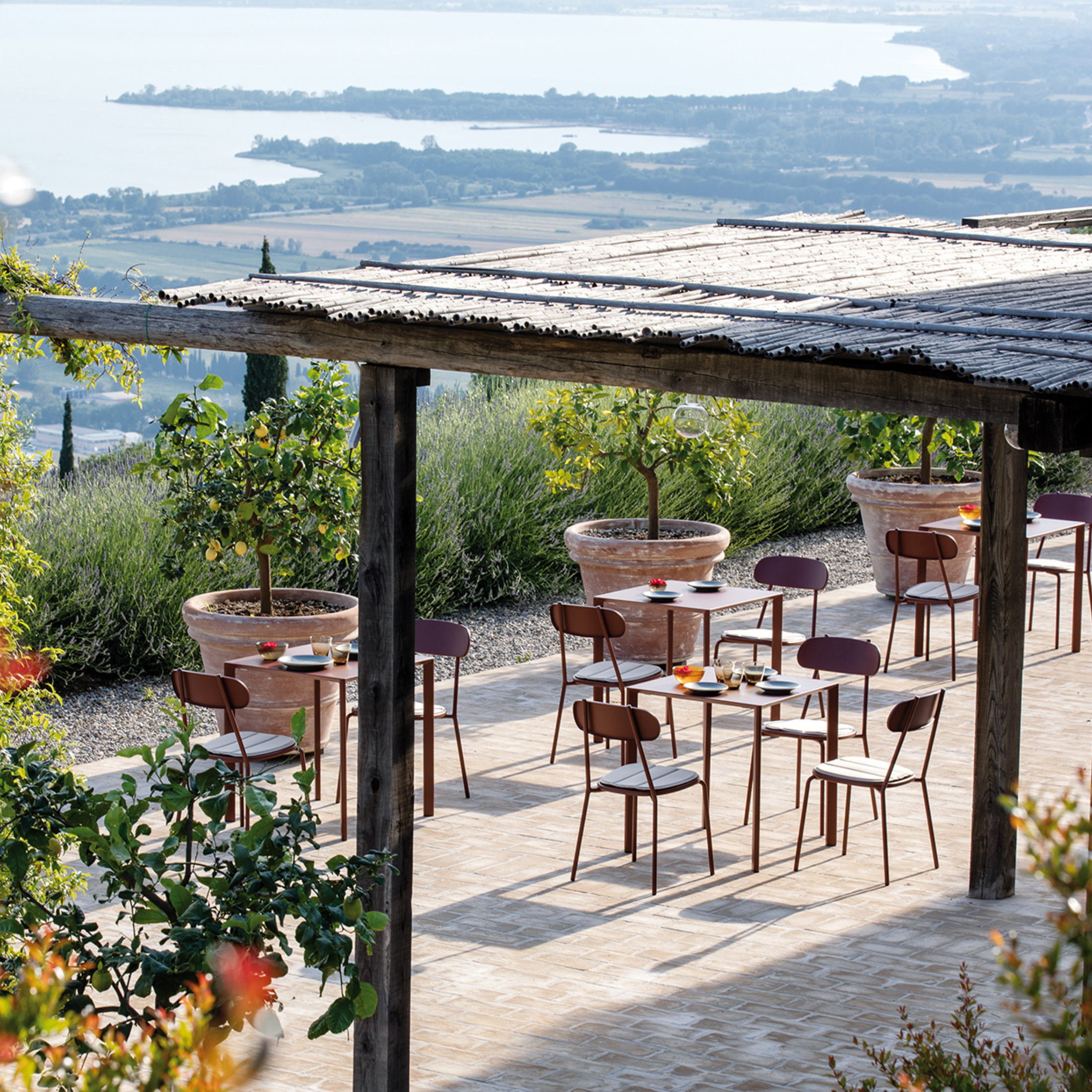 Set di sedie da giardino "Fox" impilabili in metallo verniciato cm 45x53 84h