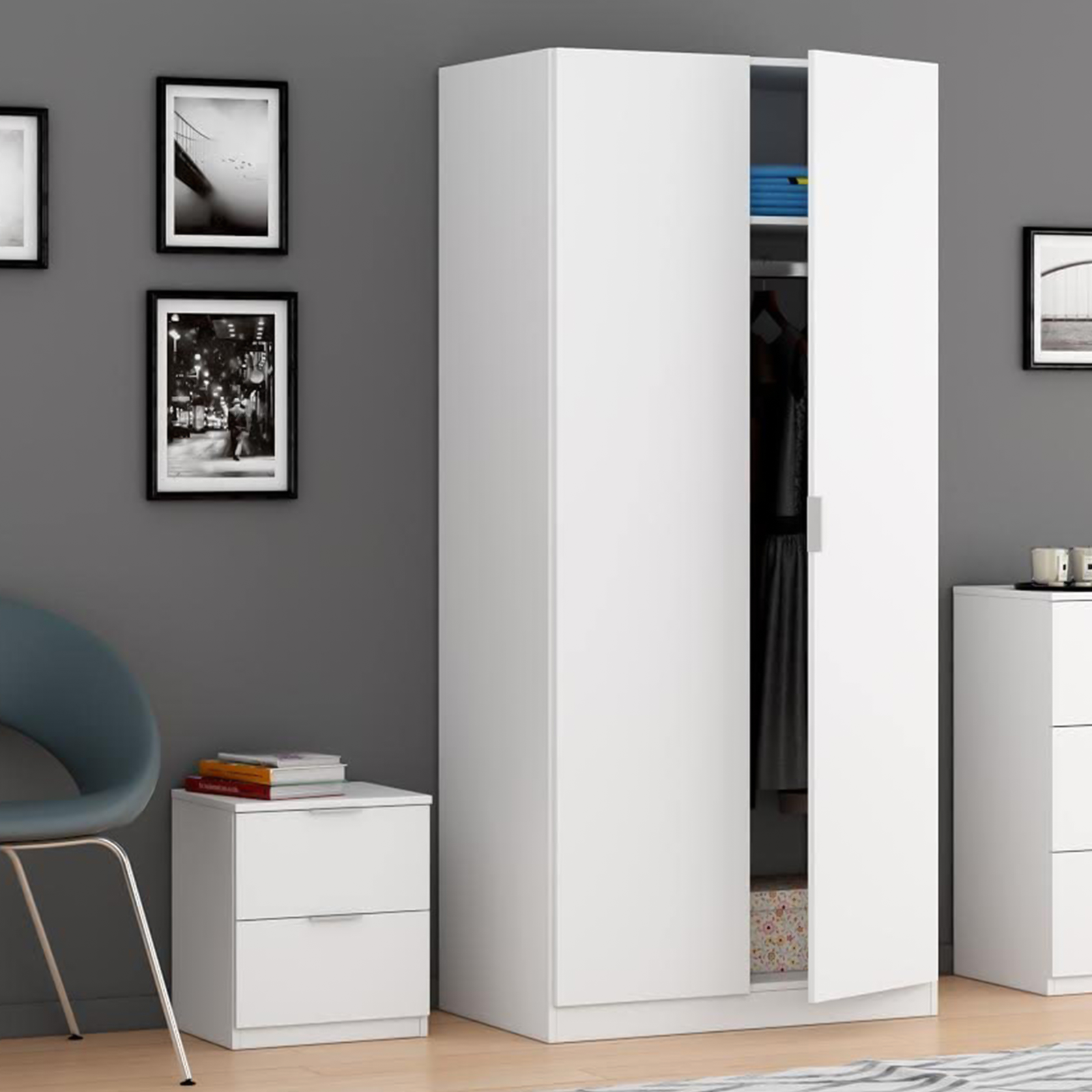 Set mobili per camera da letto Urban cassettiera e comodino in truciolare rovere o bianco