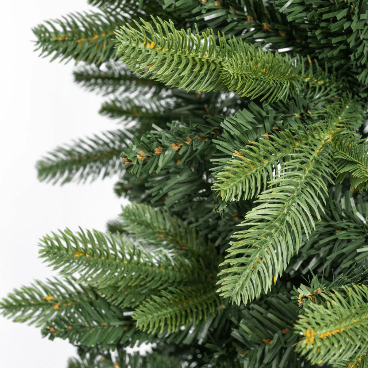 Albero di Natale slim "Bruma" effetto Real Touch PE + PVC di altissima qualità - MondoViro