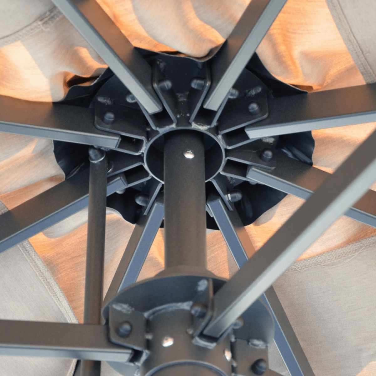 Ombrellone moderno écru "Platino Basic" con palo centrale telescopico antracite da giardino - MondoViro