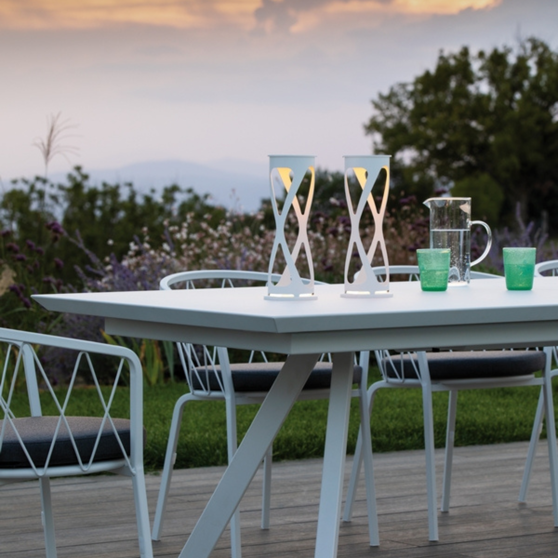 Lampada da tavolo in metallo "Luna" ricaricabile da esterno cm 12x12 26h