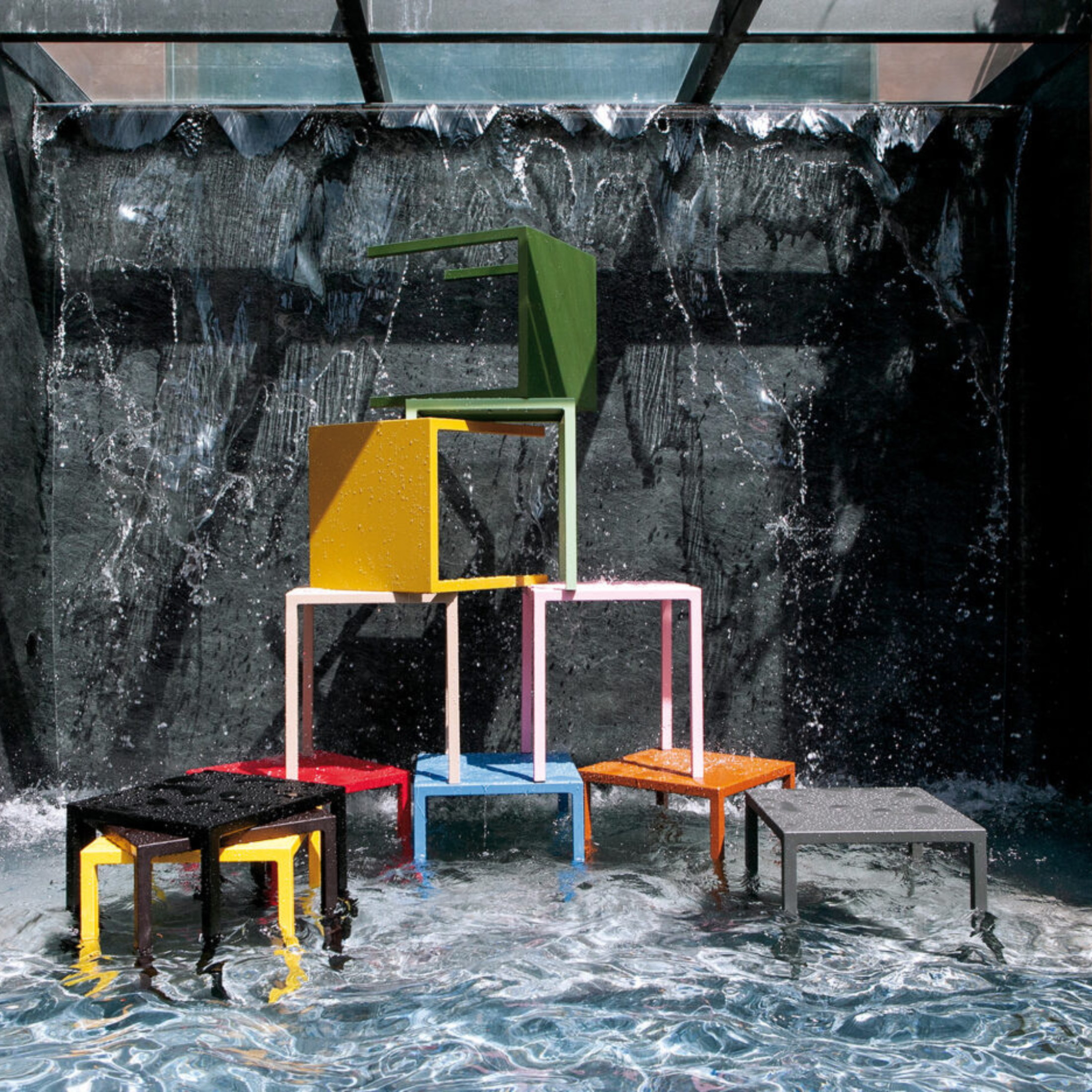 Tavolo moderno fisso quadrato in metallo "Quatris" da bar e giardino impilabile h 75 cm