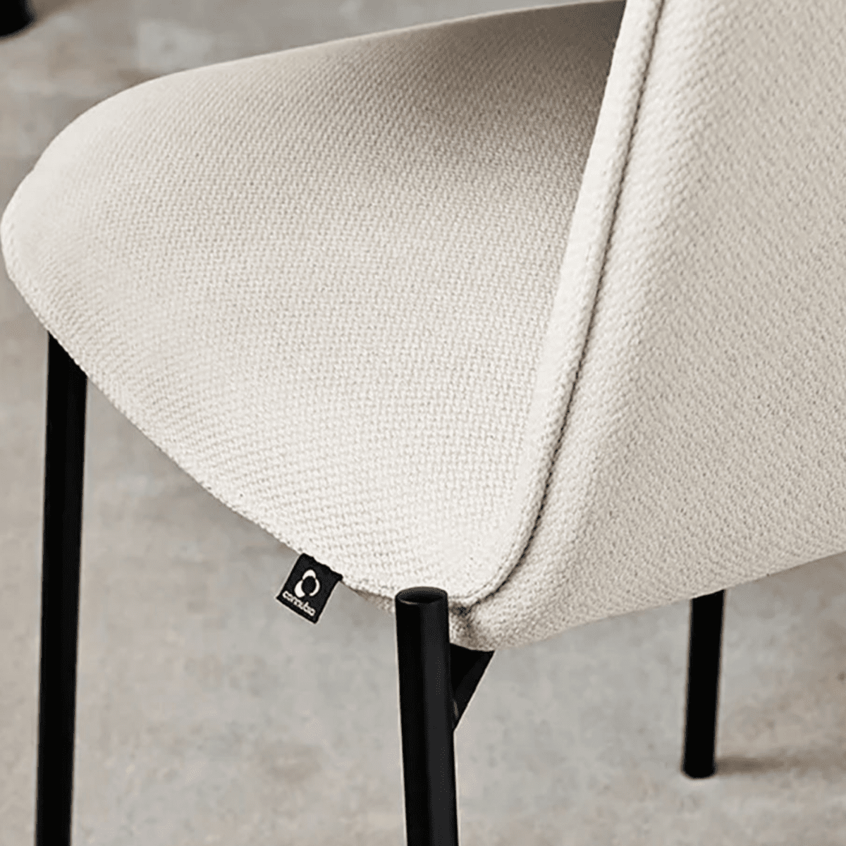 Set di sedie moderne da soggiorno "Riley" in tessuto imbottito cm 48x60 95h - MondoViro