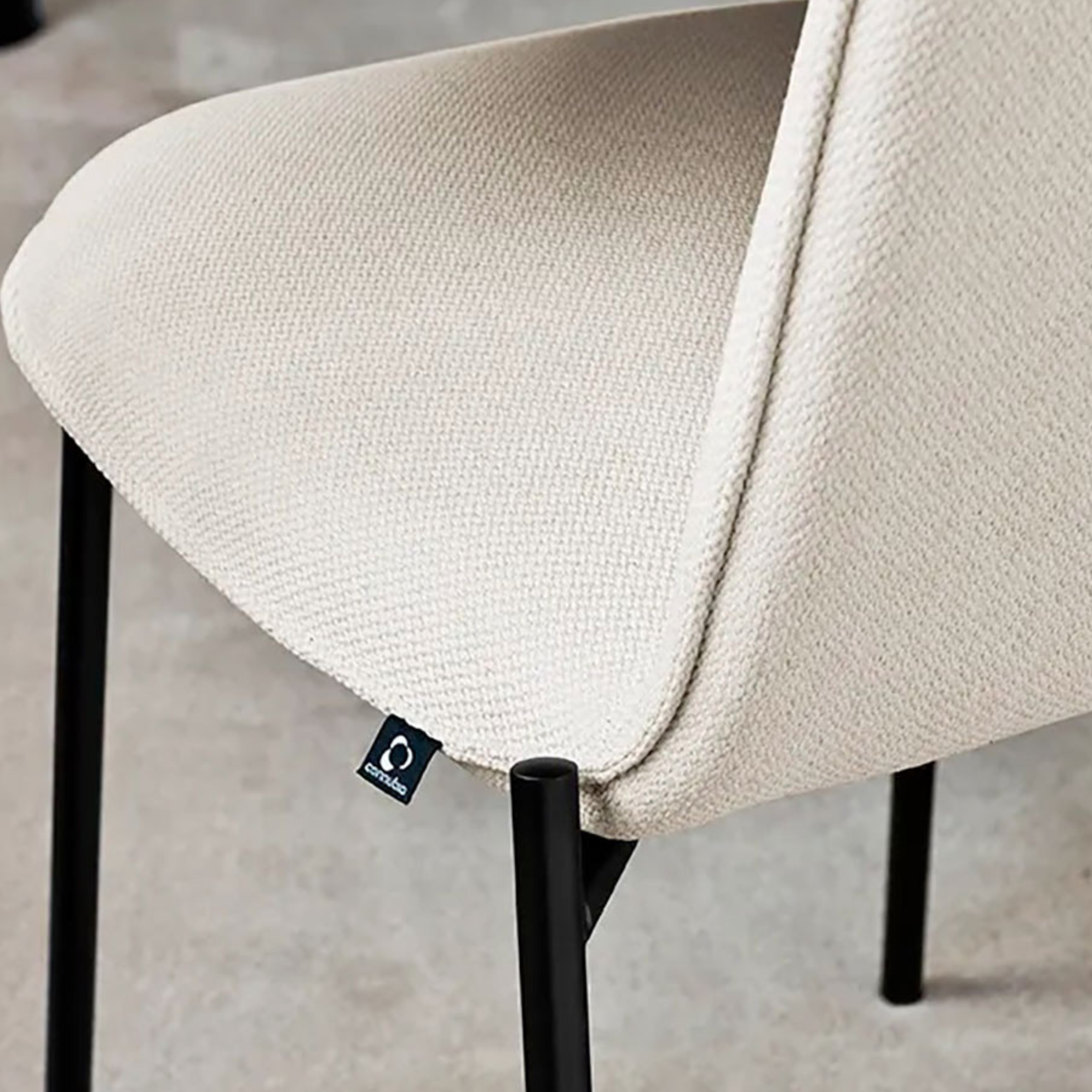 Set di sedie moderne da soggiorno "Riley" in tessuto imbottito cm 48x60 95h