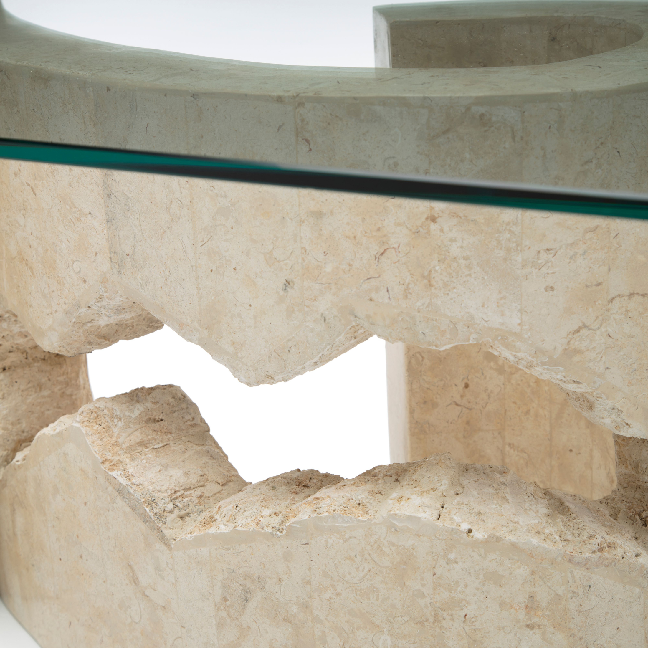 Tavolino basso in pietra fossile "Flake" top in vetro temperato cm 120x70 37h