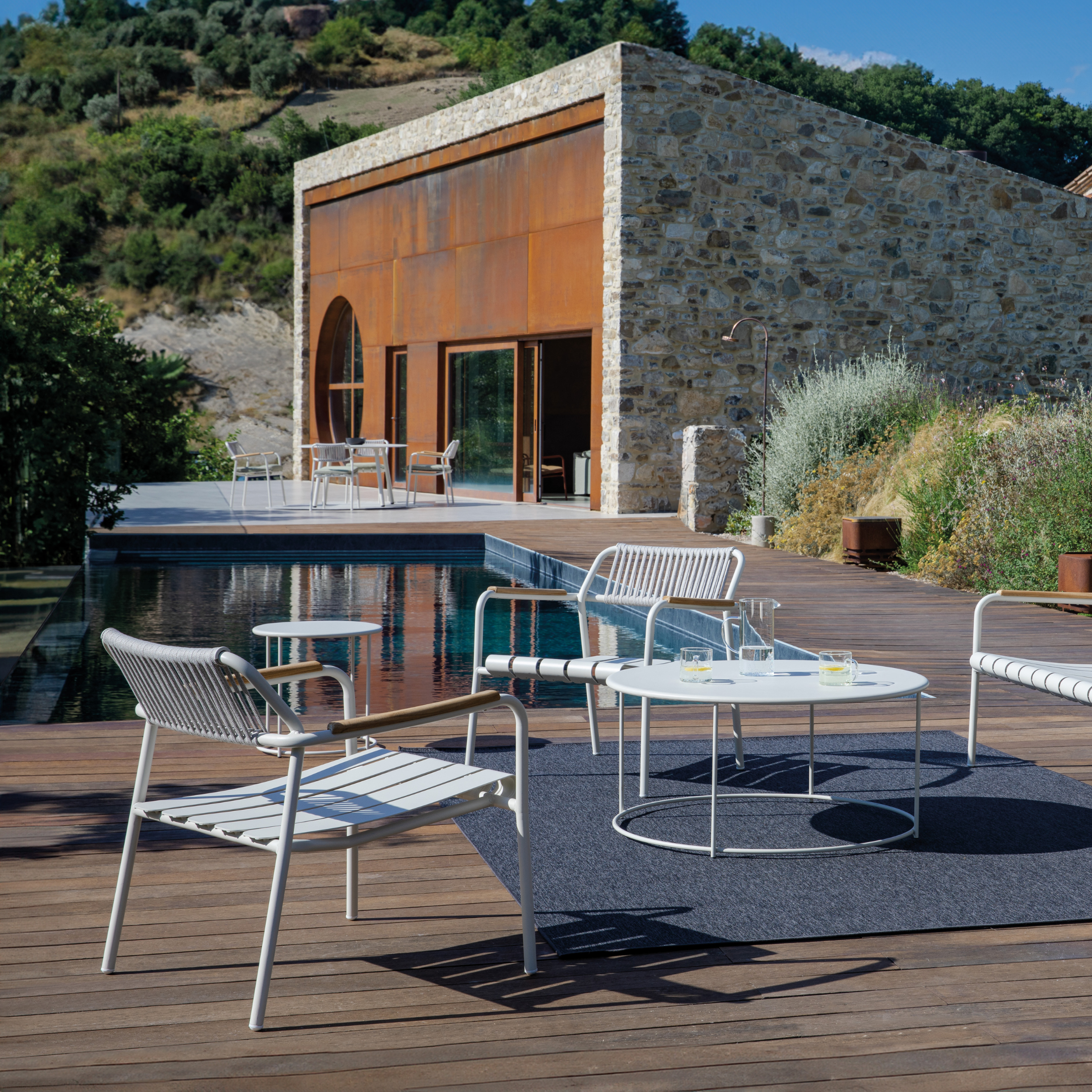 Poltrona bassa con schienale in corda "Verdea Rope" sedia lounge da giardino cm 74x70 74h
