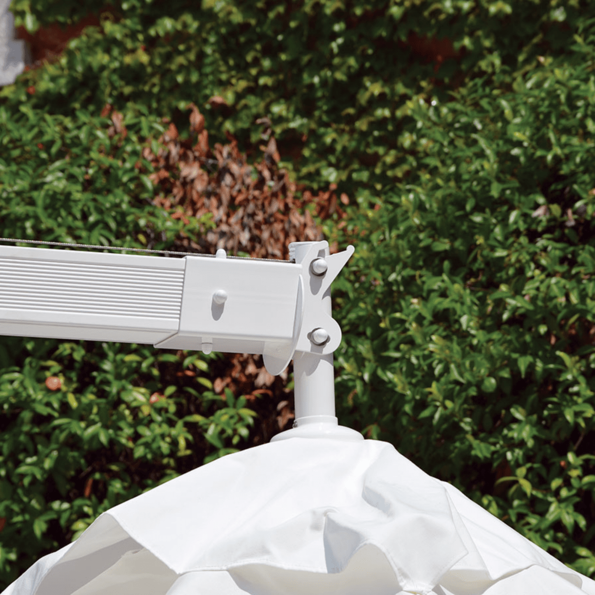 Ombrellone moderno "Deluxe Classic" fisso e palo laterale girevole - MondoViro