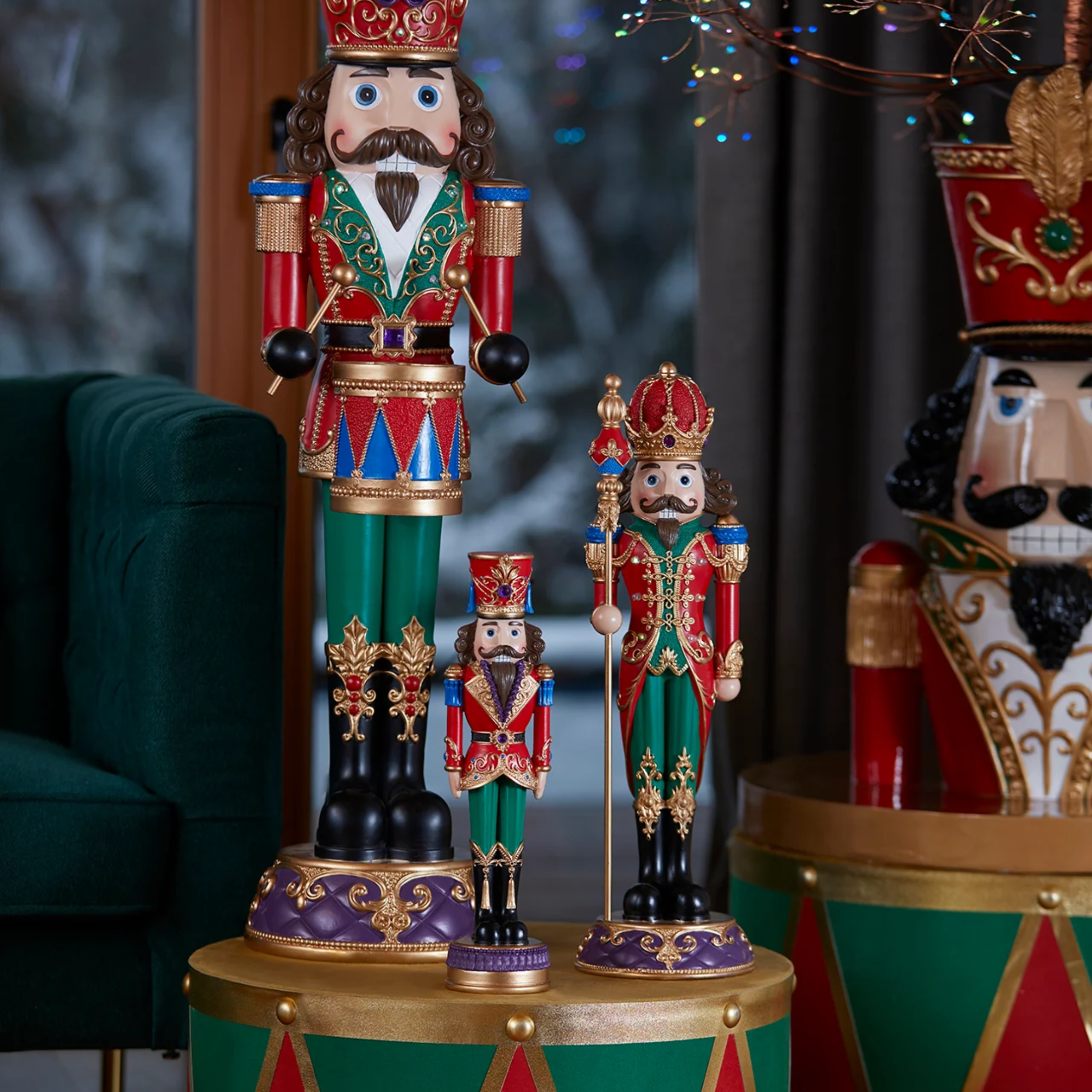 Soldatino natalizio multicolor Illuminato a LED, decorazione festiva cm 35h