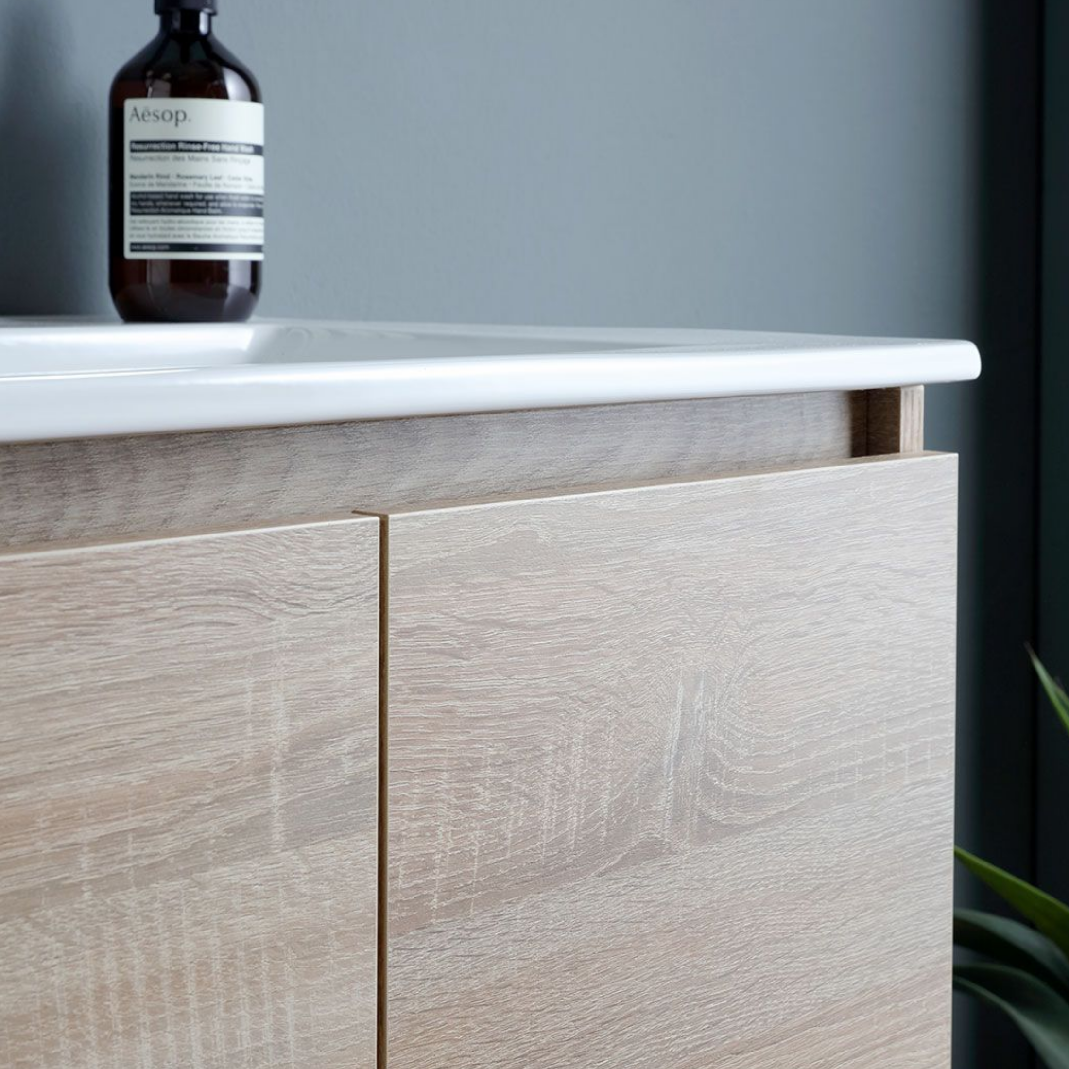 Mobile bagno sospeso 60 cm rovere "Belize" con 2 ante lavabo in ceramica e specchio 60x80 cm