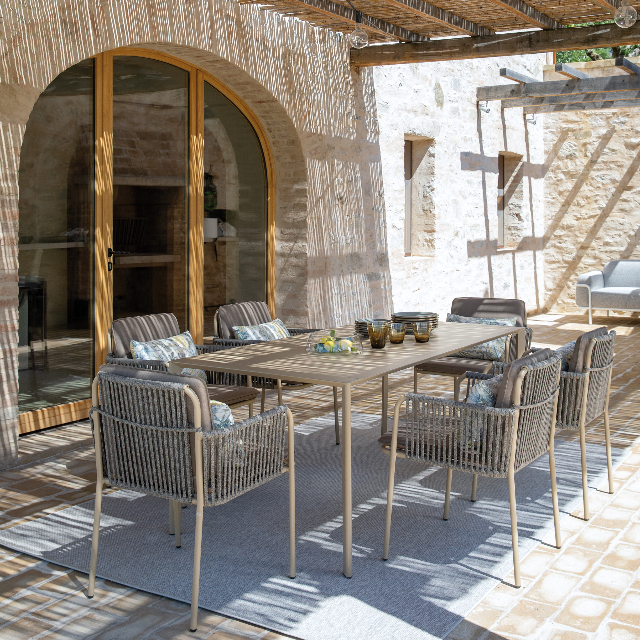 Set di 2 sedie lounge con cuscino e schienale in corda "Key West" impilabili