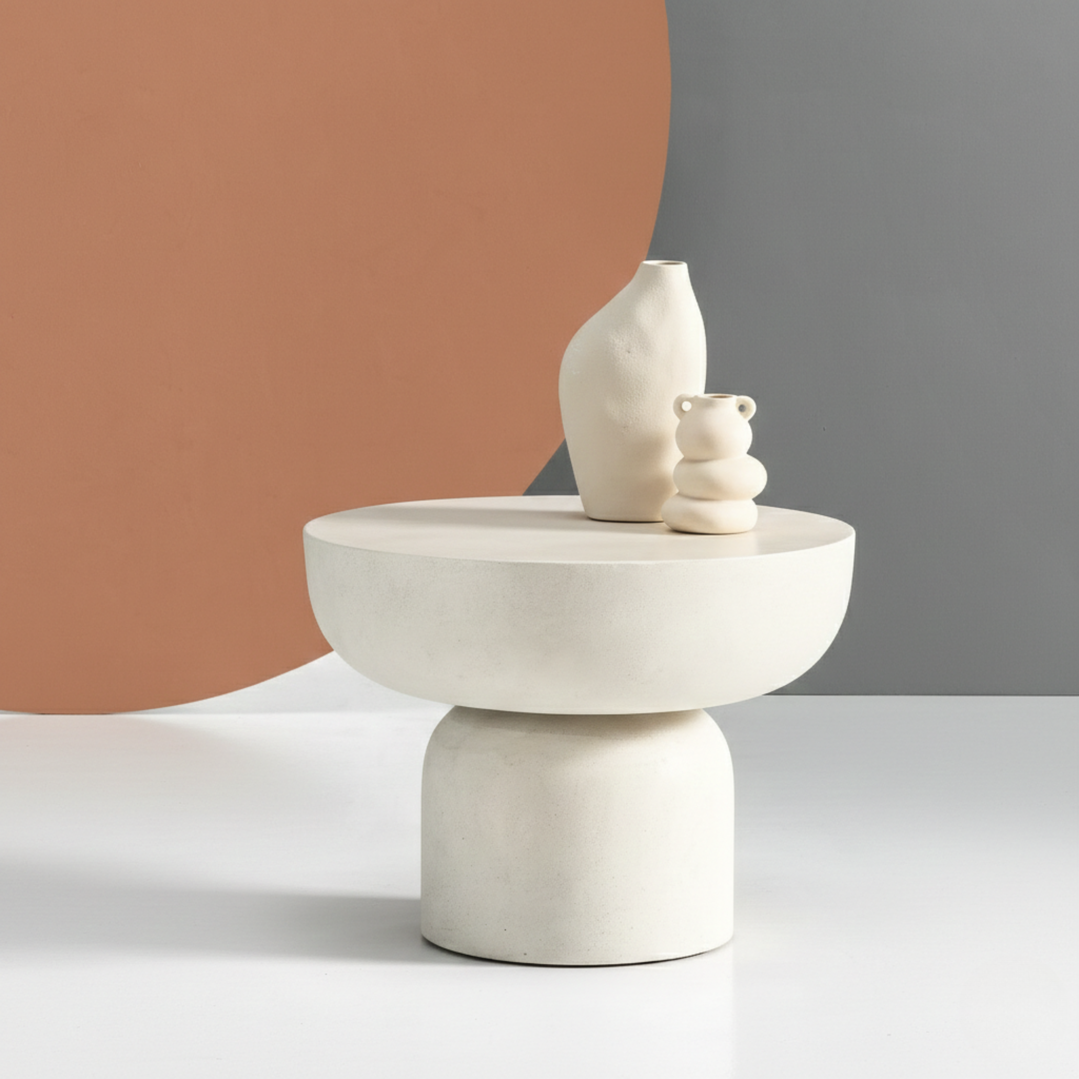 Tavolino "Pop" scultoreo in microcemento rotondo cm Ø 48x35h