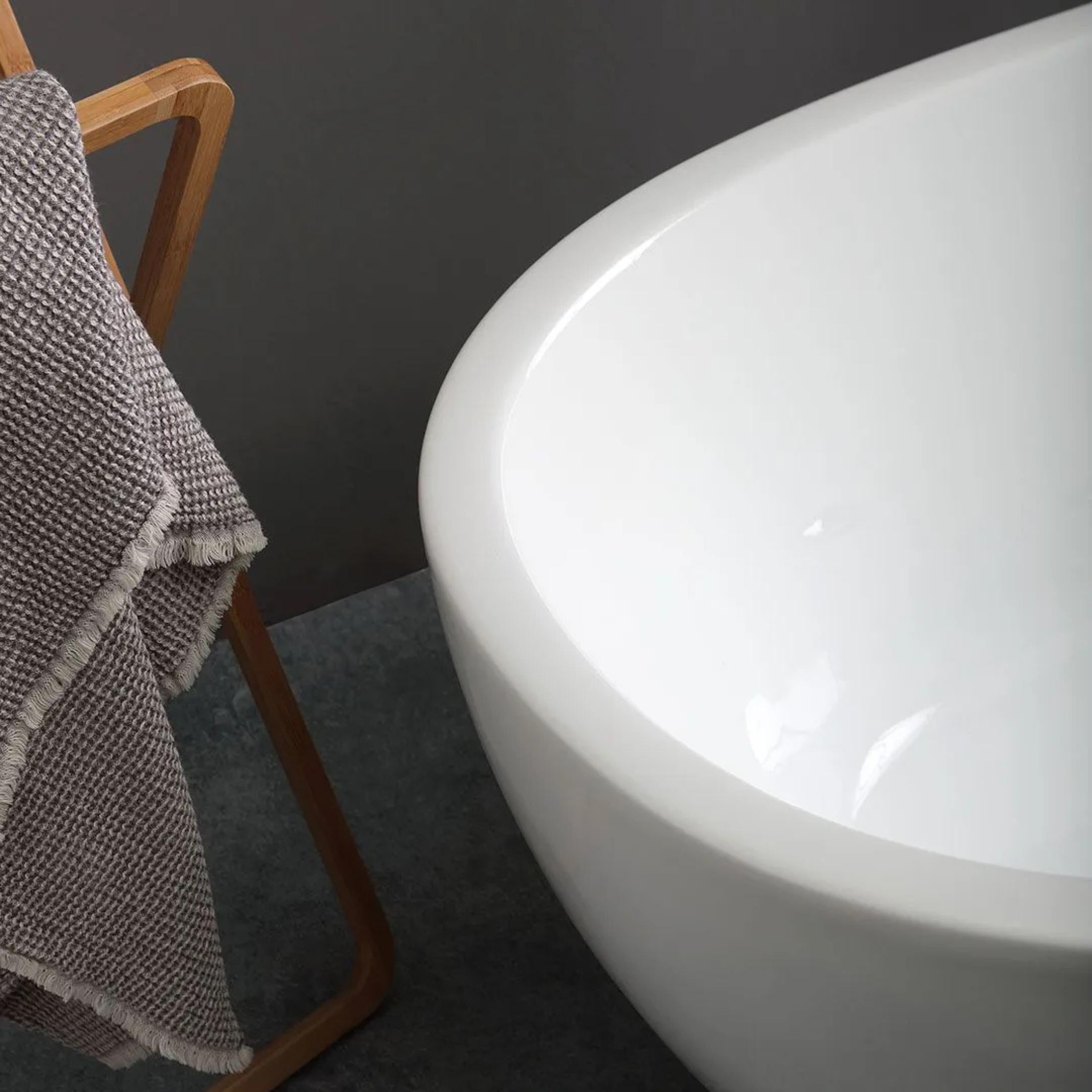 Vasca da bagno ovale a centro stanza "Clarissa" in acrilico bianco cm 165x75 59h