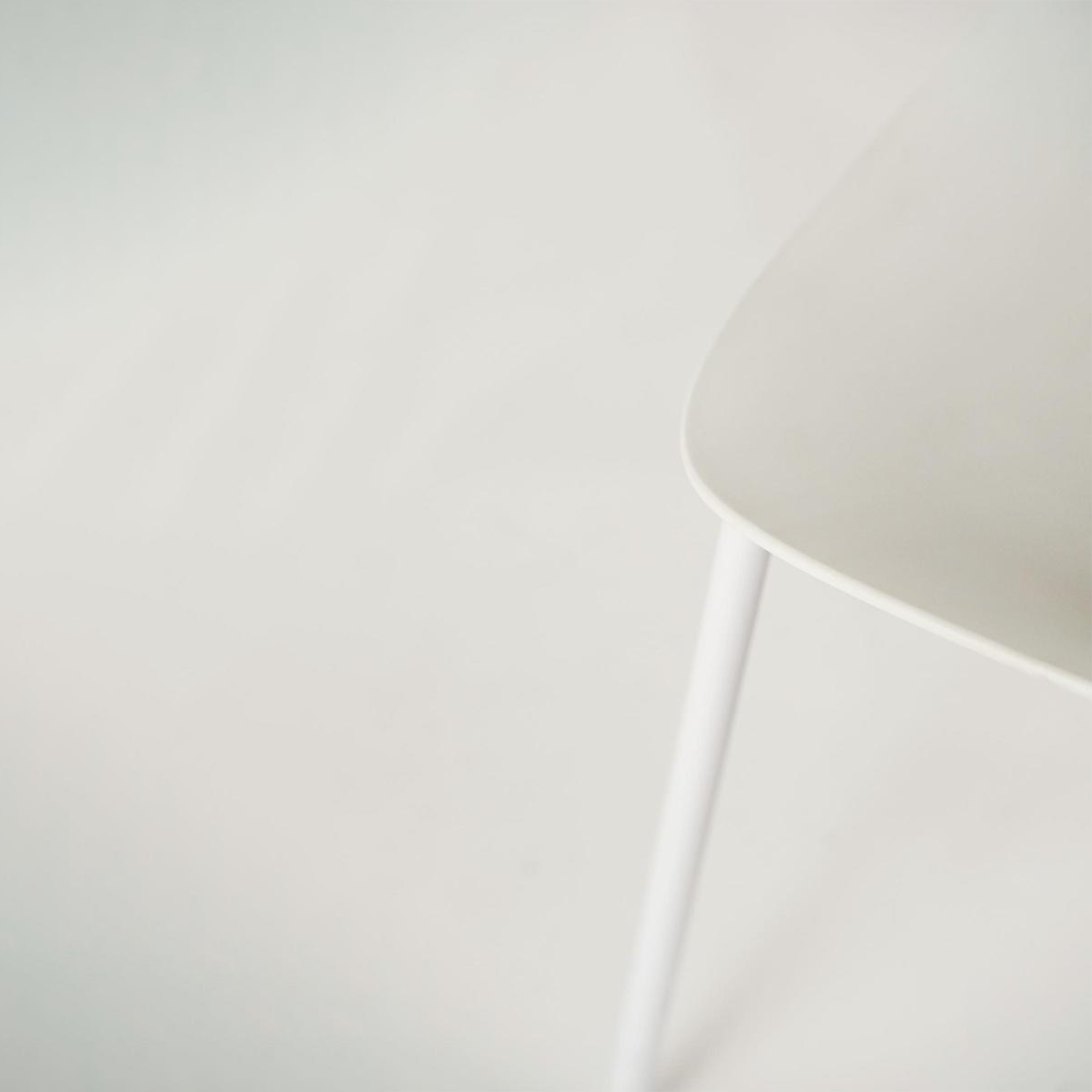 Set di sedie moderne in polipropilene "Azzurra" con struttura in metallo verniciato da soggiorno