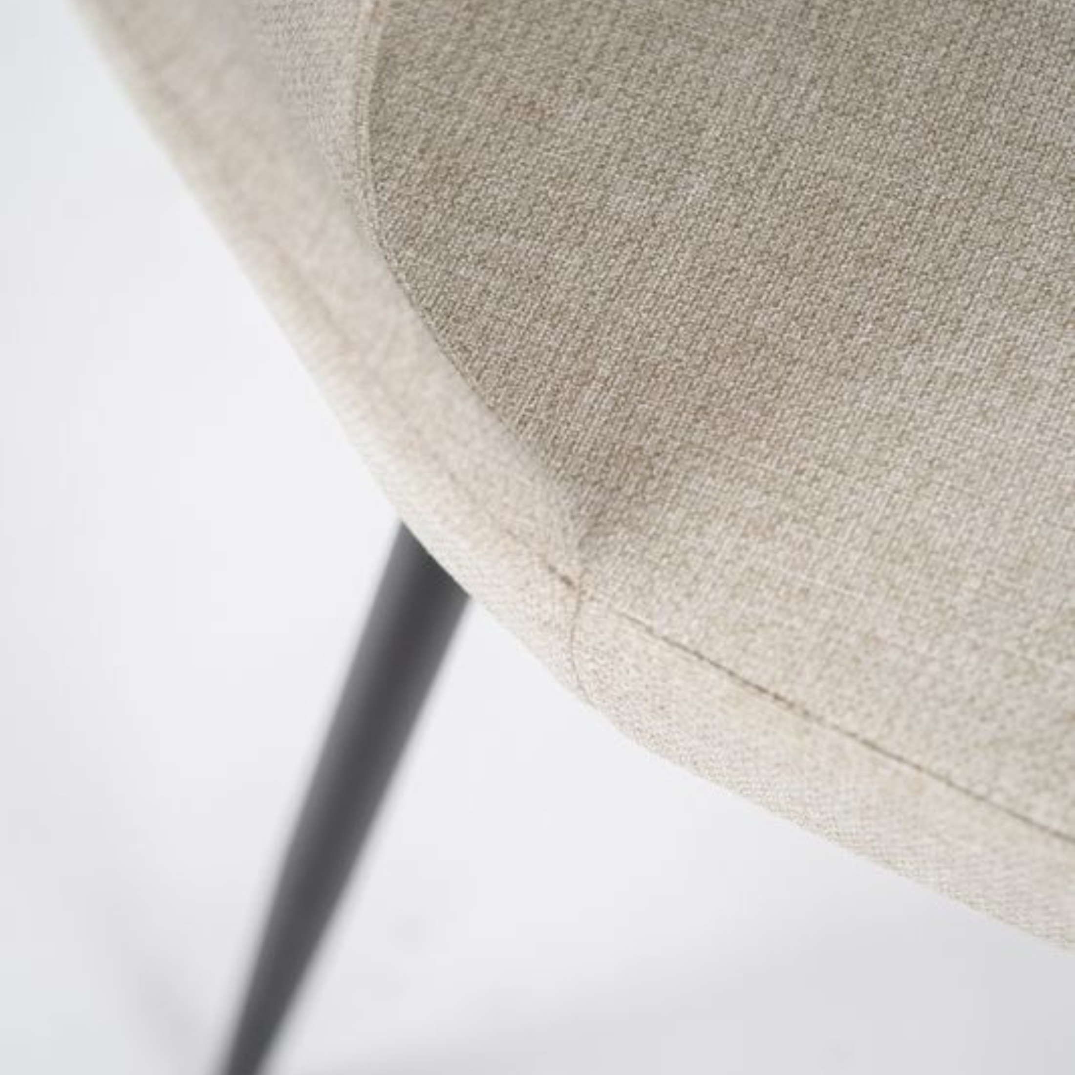 Set di sedie moderne in tessuto "Giglio" con gambe in metallo verniciato cm 46x55 85h