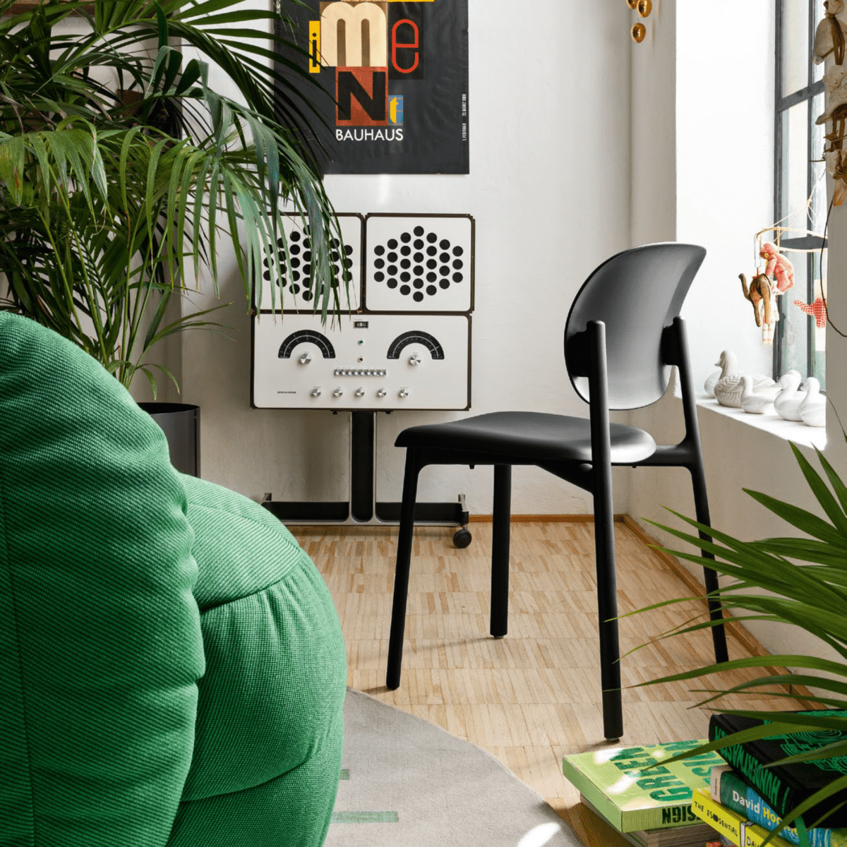 Sedia moderna da soggiorno "Zero" in polipropilene riciclato cm 53x53 82h - MondoViro