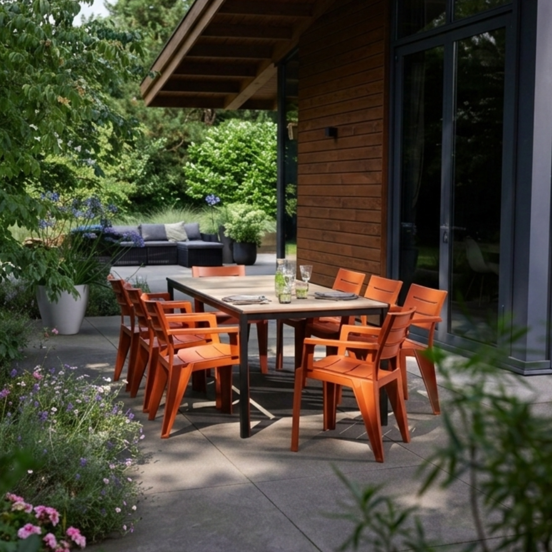 Tavolo allungabile per esterno "Liriel" con estensioni, struttura in metallo e piano effetto legno