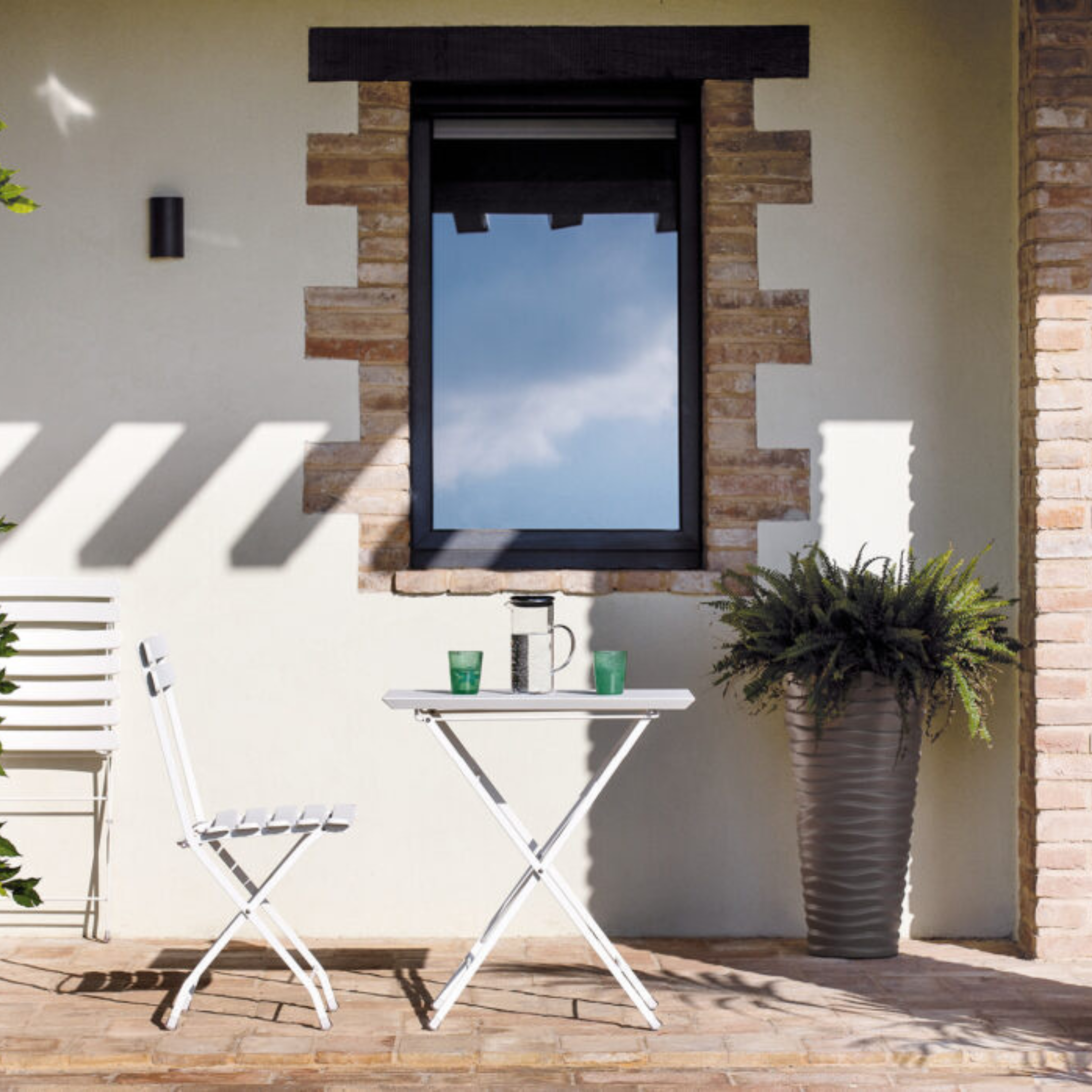 Tavolo quadrato pieghevole "Step" in metallo zincato per giardino h 75 cm