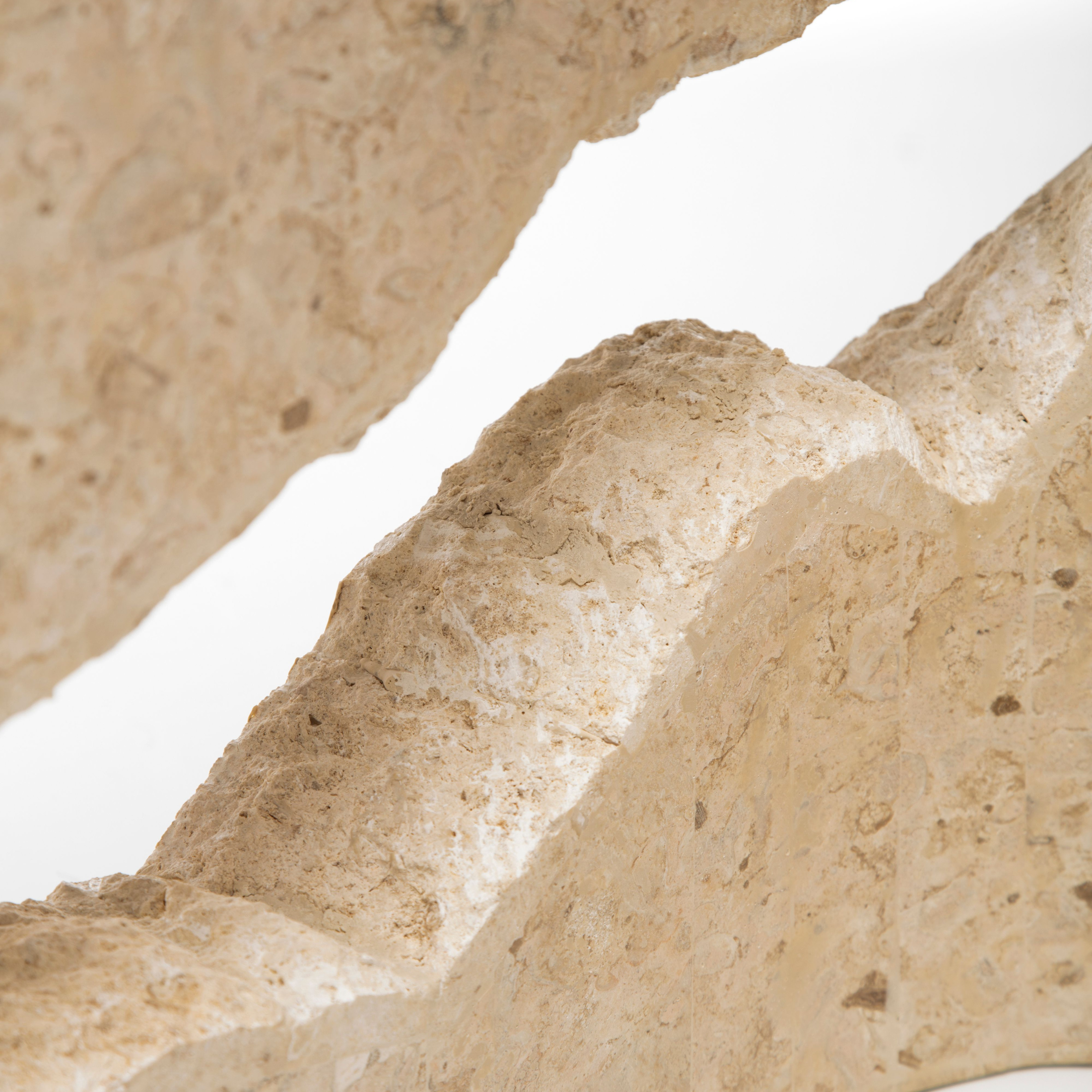 Tavolino basso in pietra fossile "Flake" top in vetro temperato cm 120x70 37h